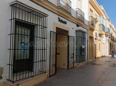 Venta de Local Comercial en Puerto Real, Cádiz.