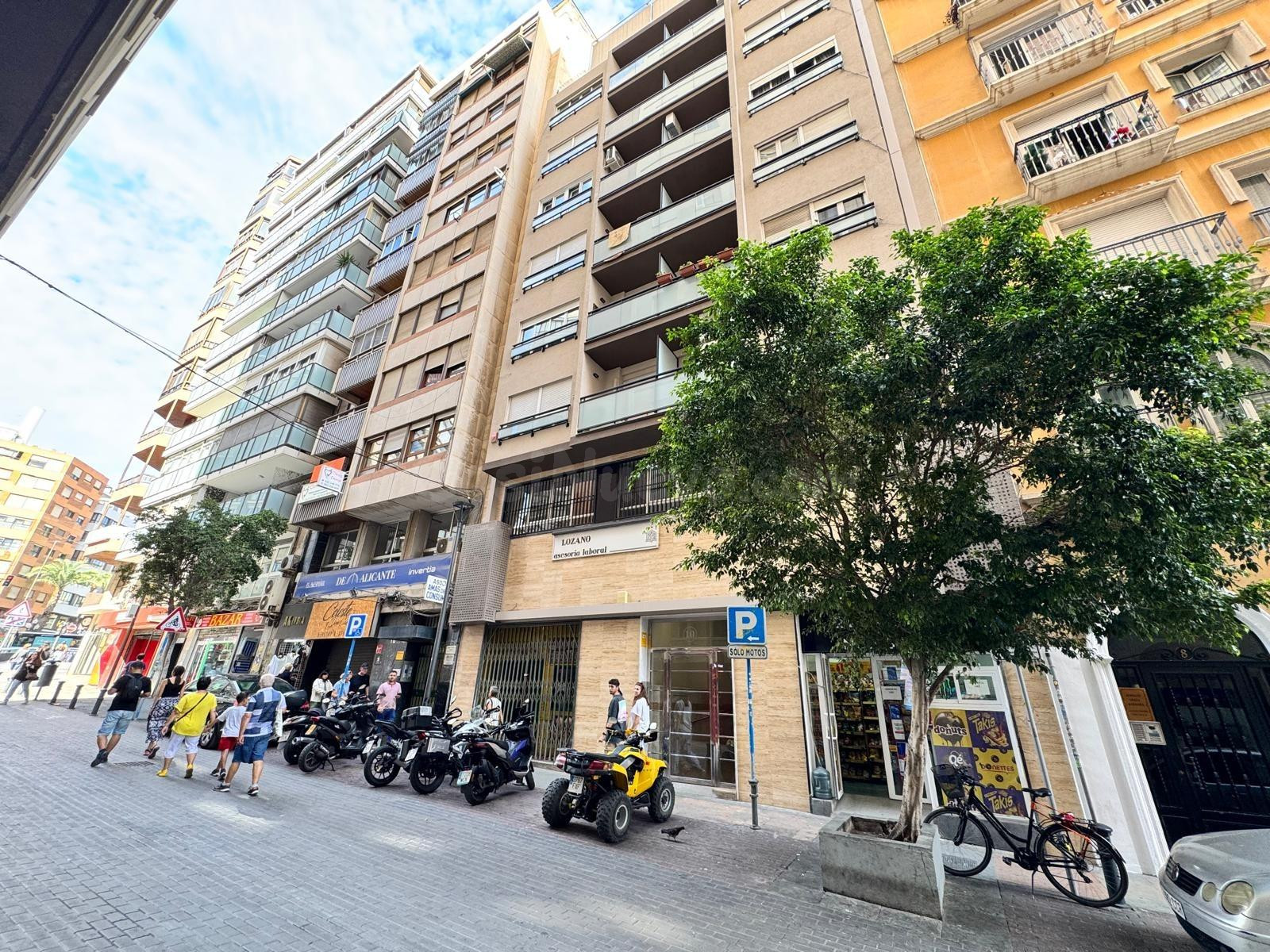HOSTAL EN PLENO FUNCIONAMIENTO EN EL CENTRO DE ALICANTE | LICENCIA TURÍSTICA | RENTABILIDAD 10%-14%
