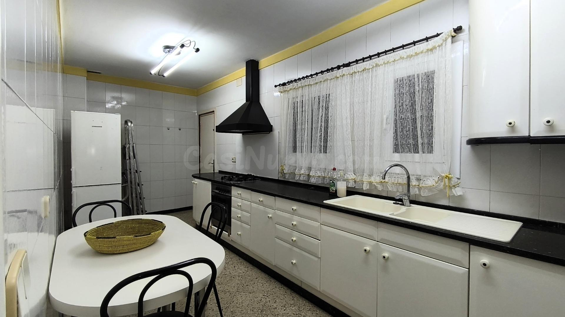 ¡AMPLITUD, LUZ Y 4 habitaciones EN GRANOLLERS!