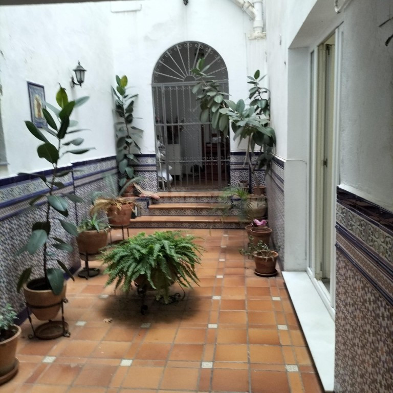 Estupendo local comercial en El Arenal!!