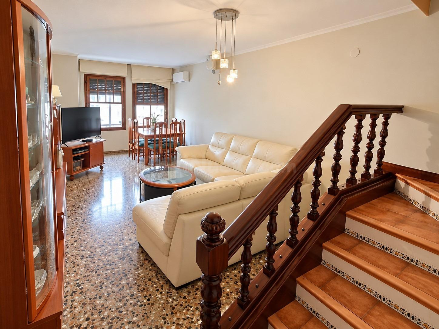 ¡AMPLIO PISO TRÍPLEX EN VENTA EN ALZIRA, ZONA DOCTOR FERRÁN!