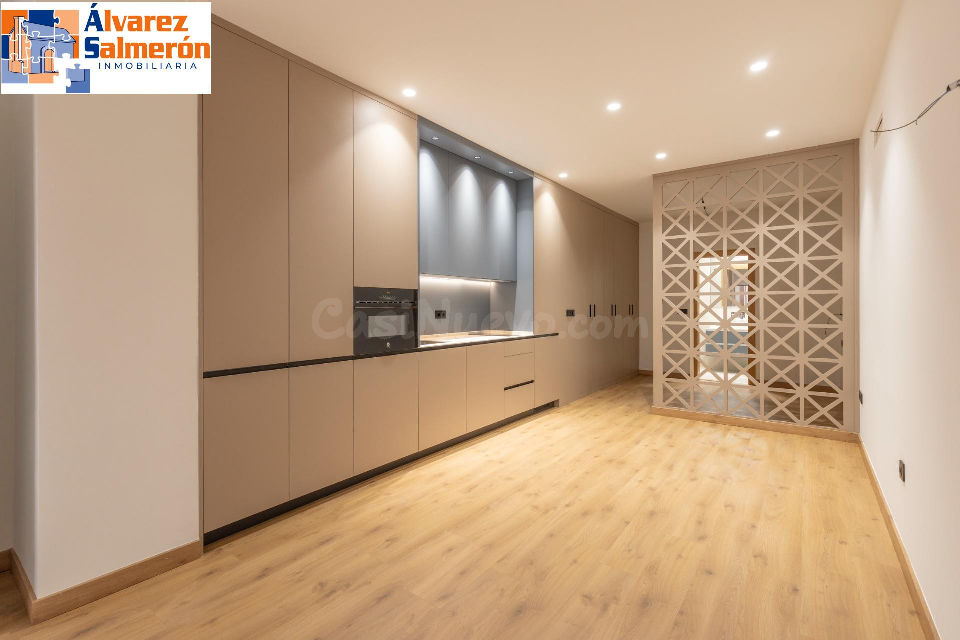 MODERNO ESTUDIO TIPO LOFT EN URBANIZACIÓN VILLA PINEDA - ZONA VILLAREJO