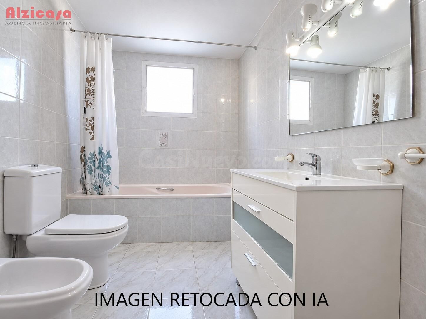 ÁTICO EN VENTA EN LA ZONA DE SANTS PATRONS   Junto al IES Re - foto 5