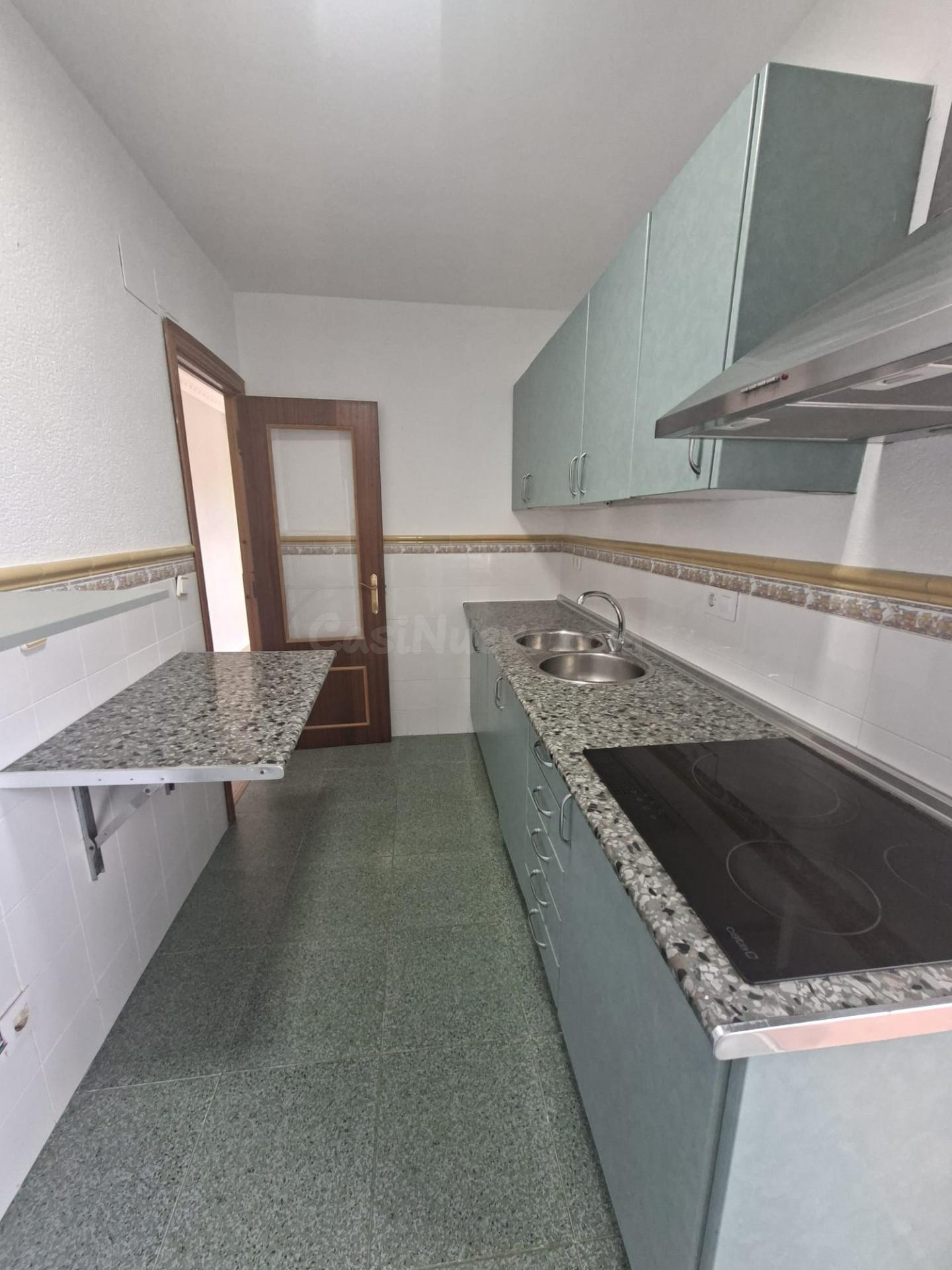 VIVIENDA CON TERRAZA Y VISTAS DESPEJADAS