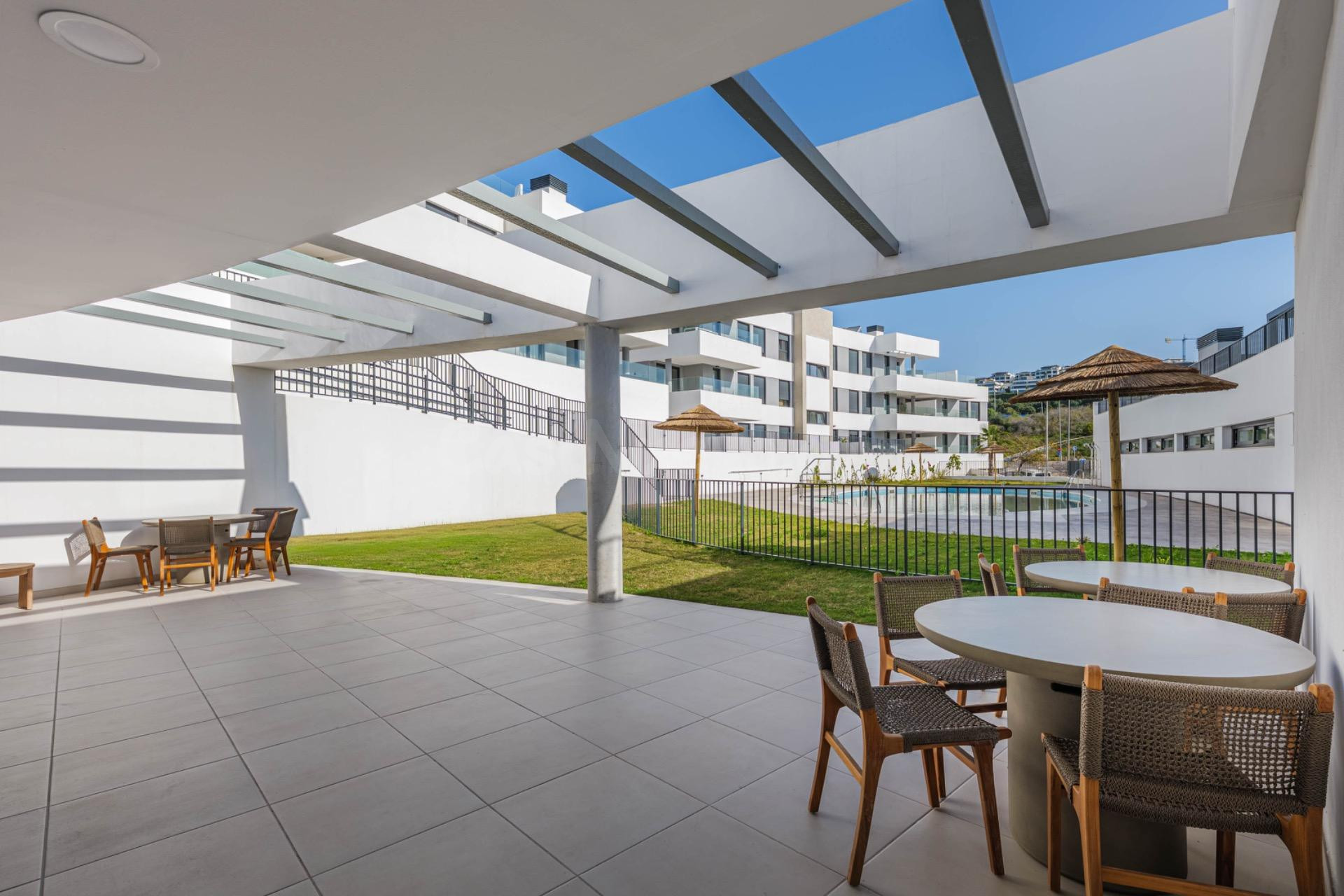 ULTIMA UNIDAD EN ESTEPONA, OBRA NUEVA LISTA PARA ENTRAR A VIVIR !!!