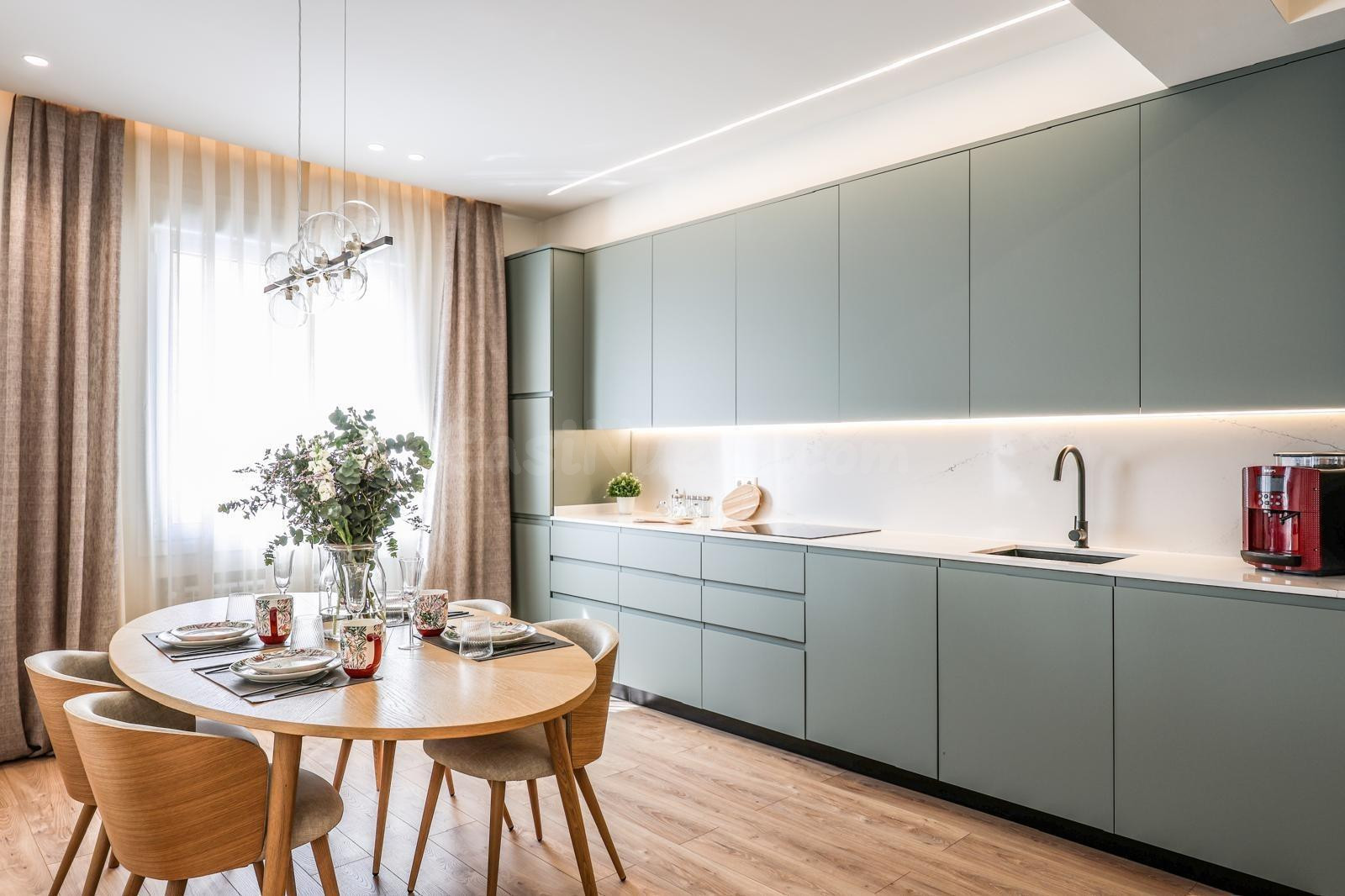 EXCLUSIVA VIVIENDA DE LUJO EN PLANTA ALTA CON ORIENTACIÓN SUR JUNTO AL RETIRO