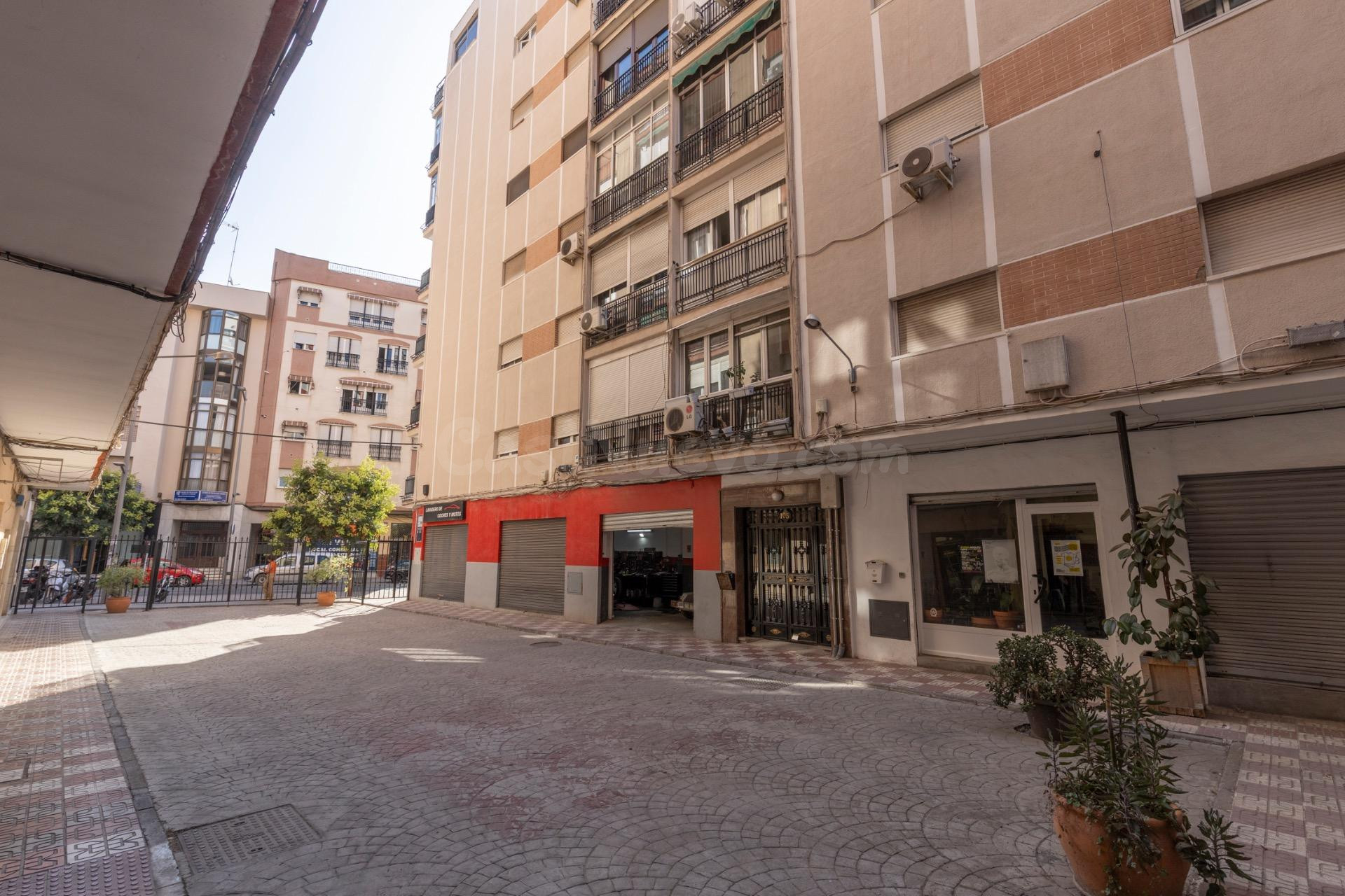 PISO EN VENTA EN CALLE ARABIAL – GRANADA |