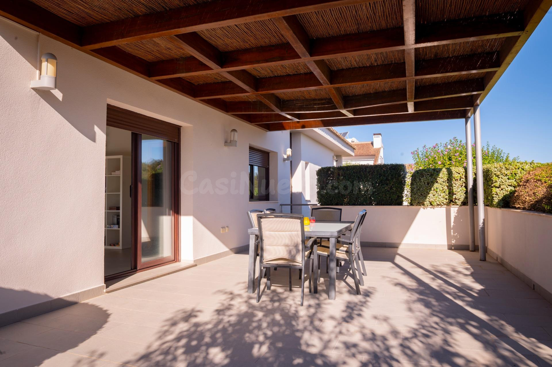 Exclusiva casa de lujo con piscina privada en un entorno tra - foto 3