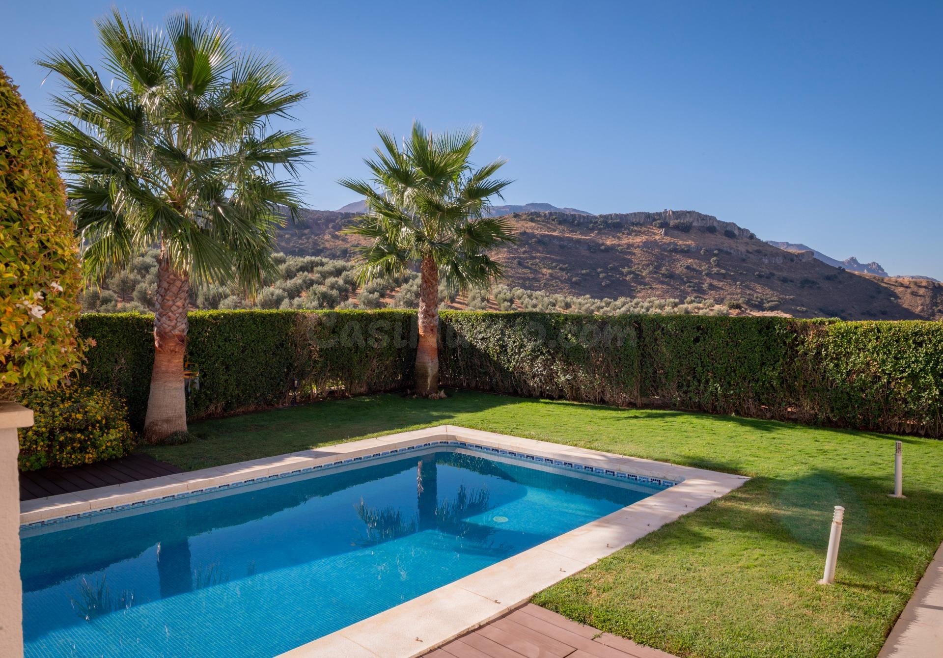 Exclusiva casa de lujo con piscina privada en un entorno tra - foto 4