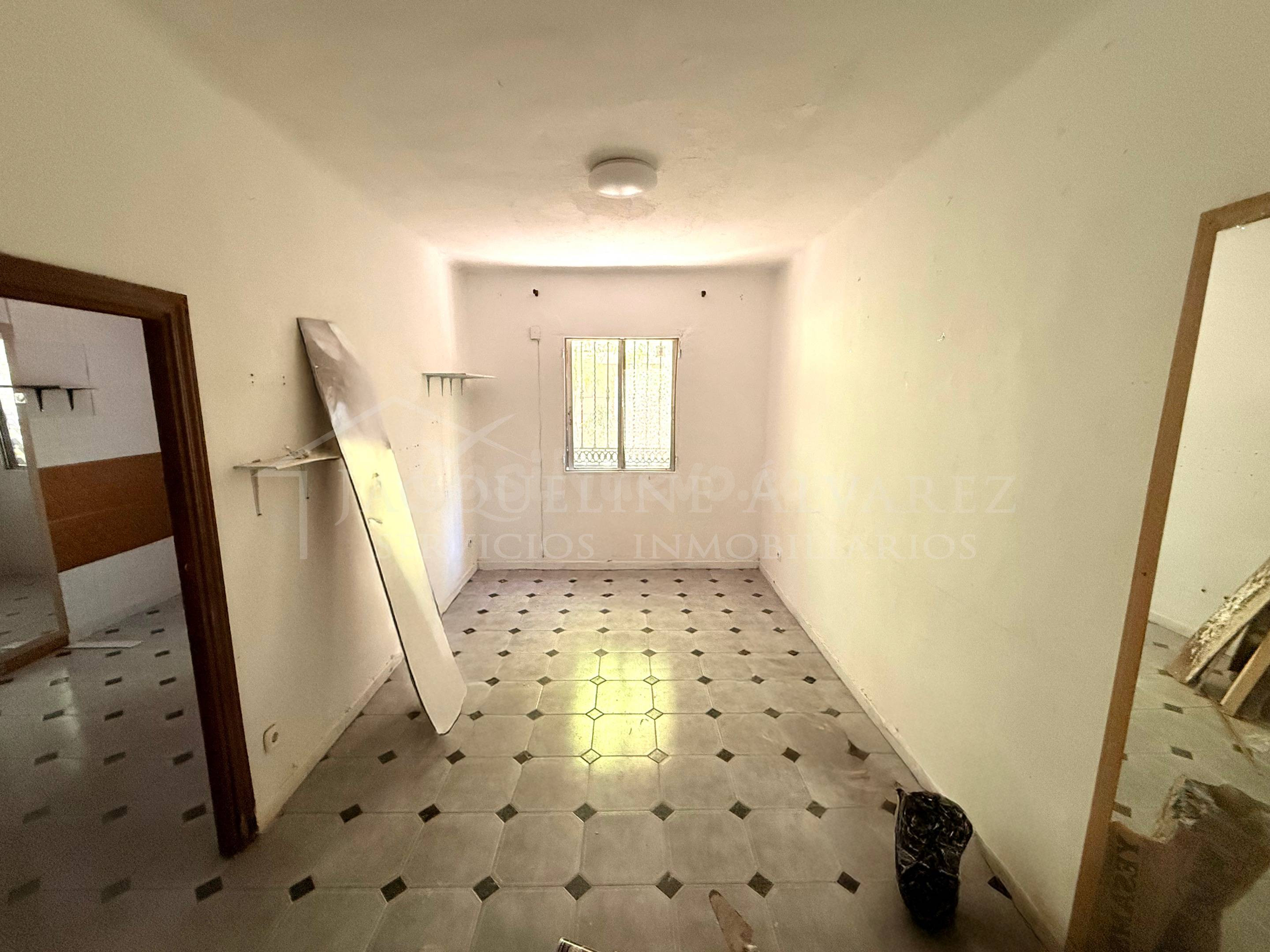 ACOGEDOR PISO PARA REFORMAR DE 3 habitaciones EN ABRANTES