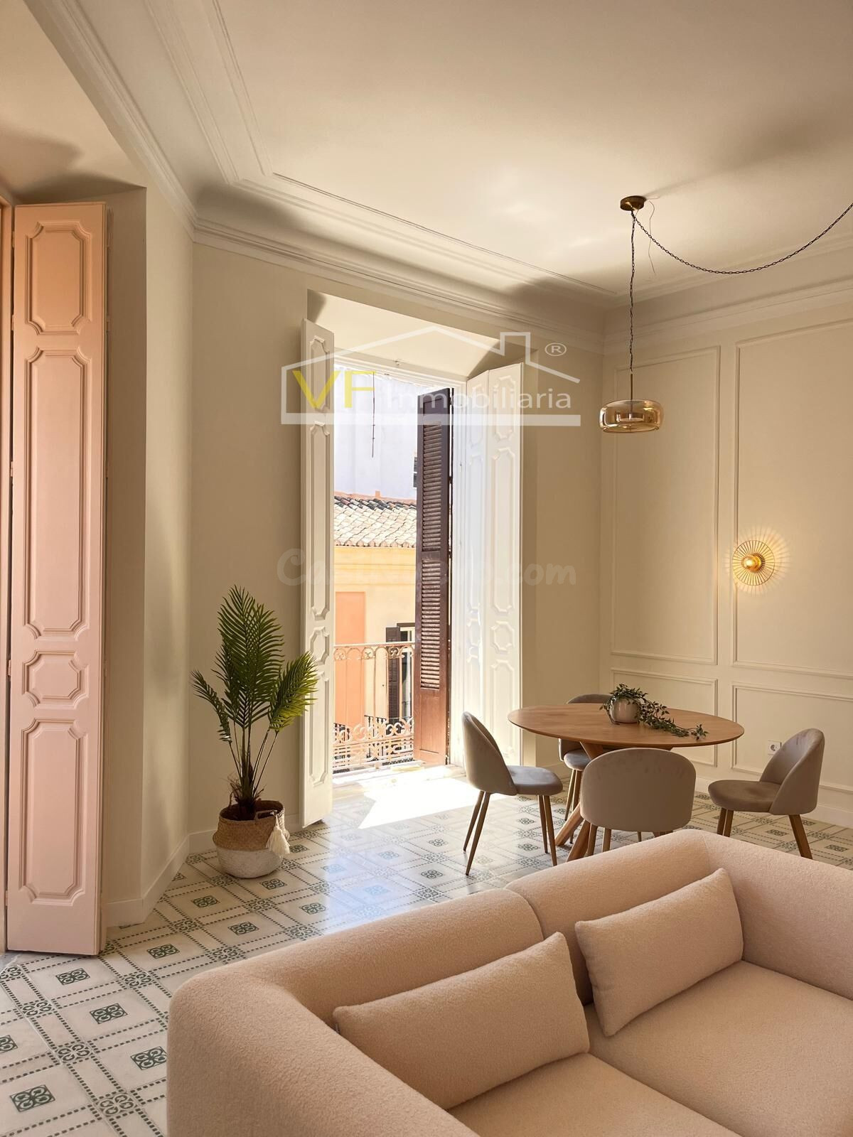 ¡Donde la elegancia clásica se encuentra con las mejores vistas de Málaga!