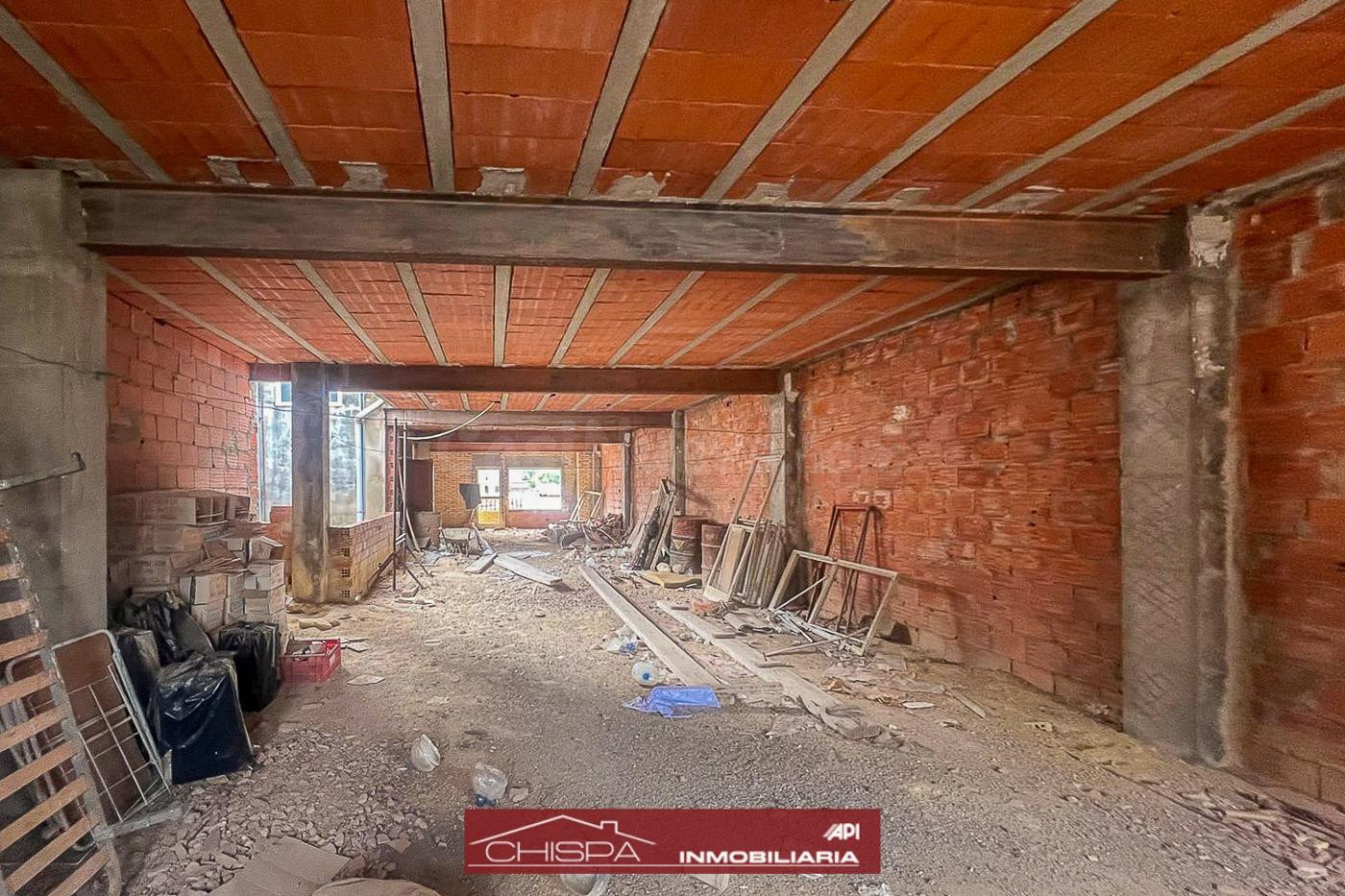 Piso para construir en el centro de Nàquera - foto 2