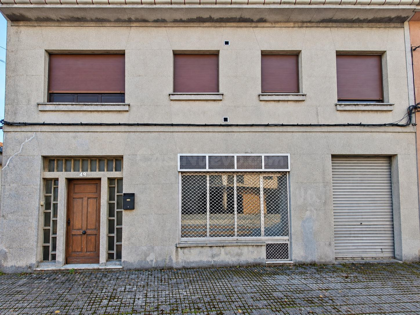 CASA CON LOCAL COMERCIAL, GARAJE Y PATIO EN LA GARGANTADA, LIERES. ¡VIVIENDA Y NEGOCIO EN UN MISMO INMUEBLE!