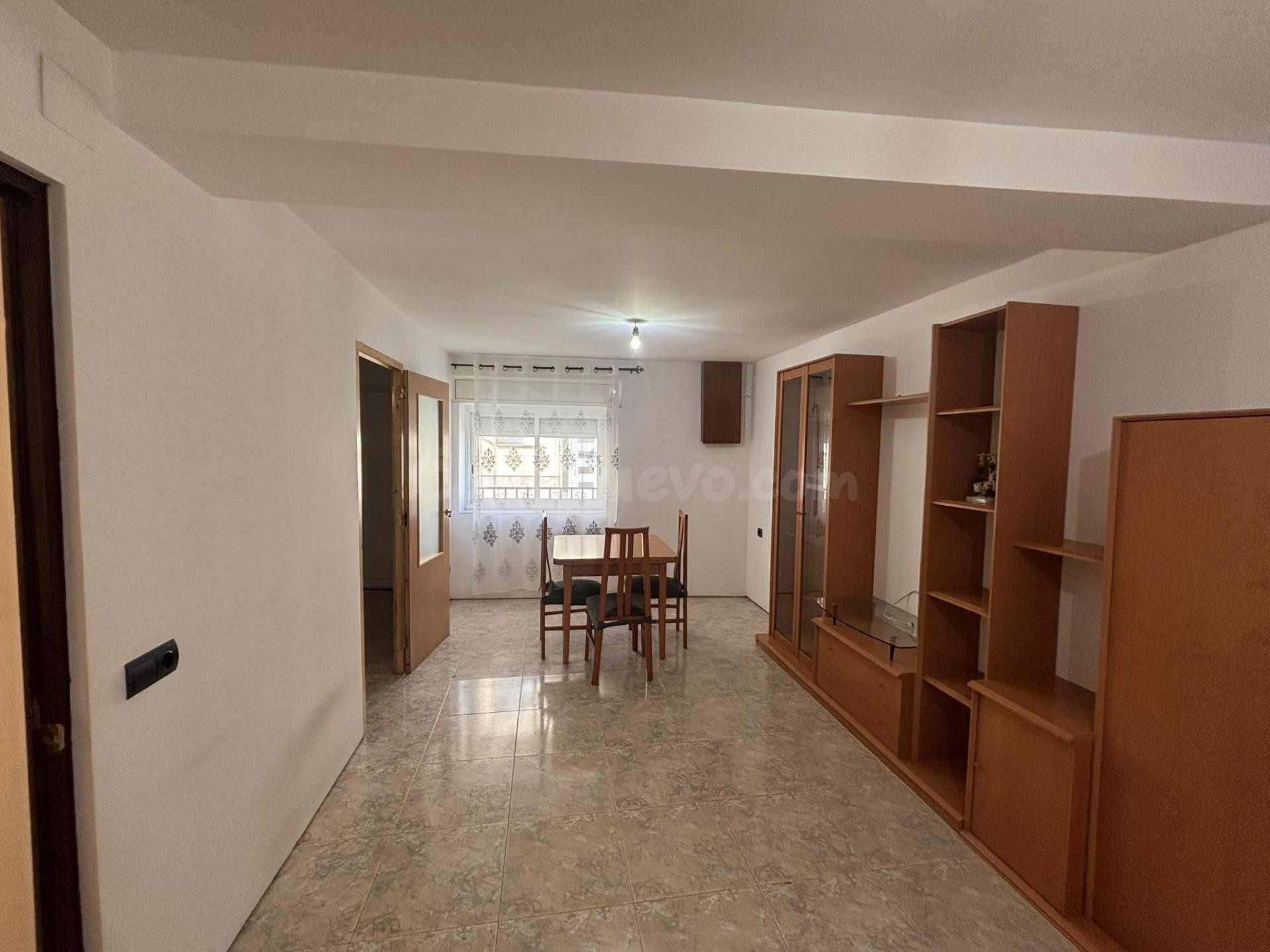 Casa de 194 m2 con 6 habitaciones y terraza en el centro de  - foto 3