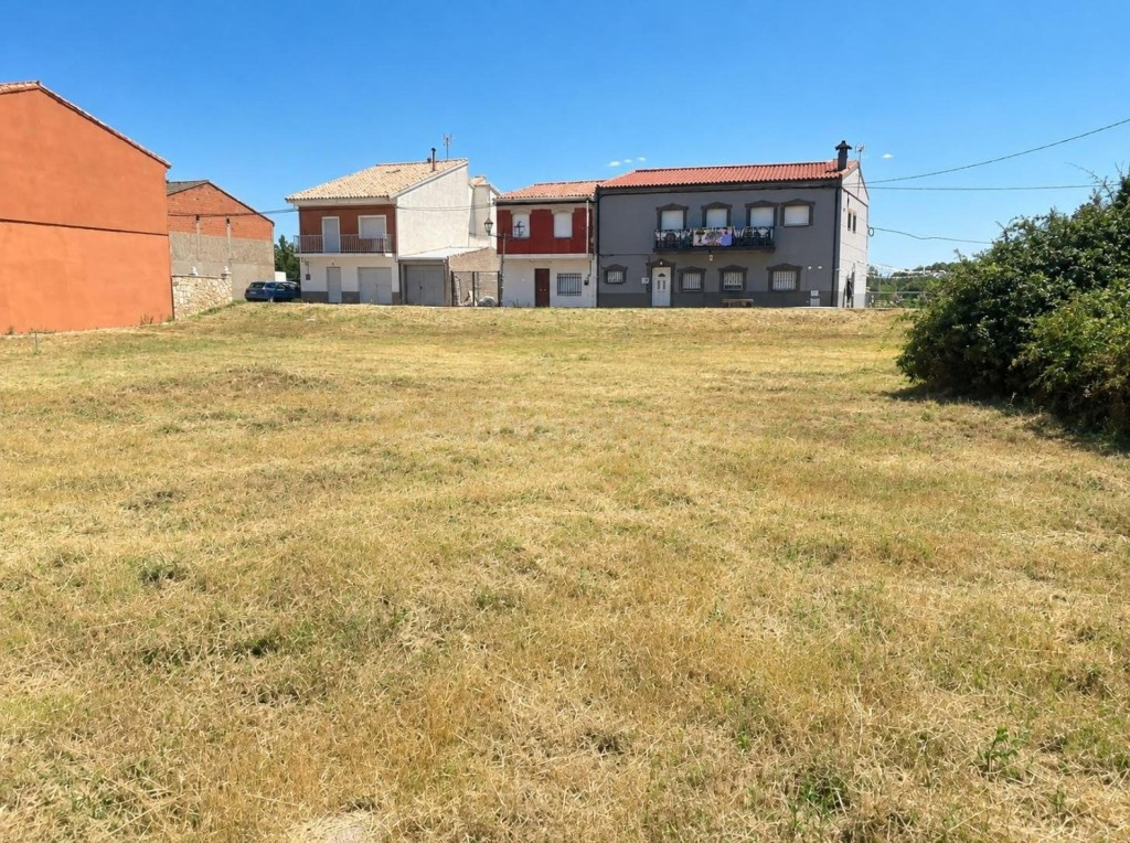 TERRENO URBANO DE 1.021 m² EN CARDENETE (CUENCA) - foto 4