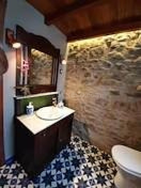 Encantadora Casa de Piedra Rehabilitada en Vimianzo - ¡Lista Para Entrar a Vivir! - foto 3