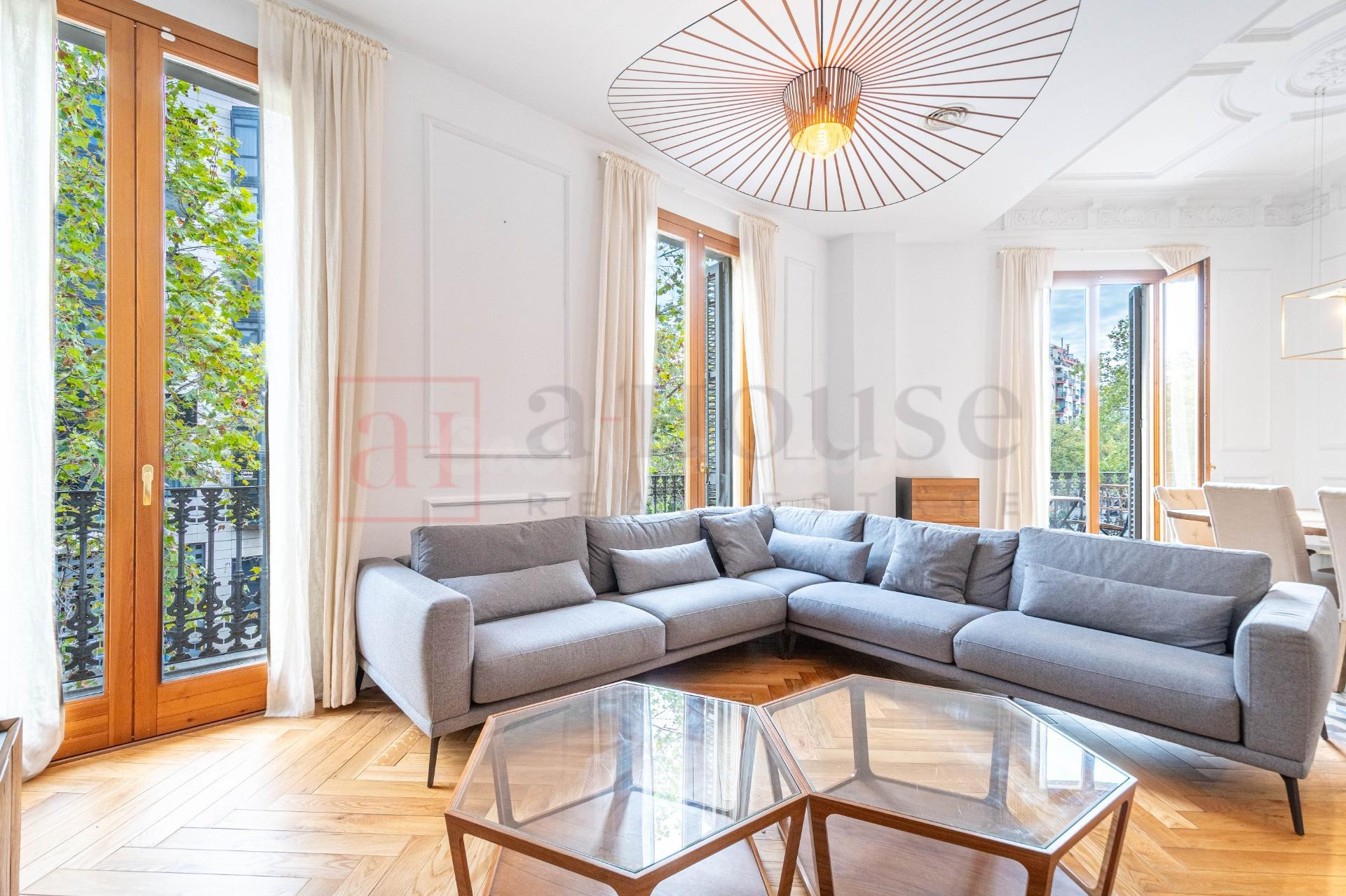PISO REFORMADO, LISTO PARA ENTRAR A VIVIR CON BALCONES Y TODO EXTERIOR EN LA NOVA ESQUERRA DE L' EIXAMPLE