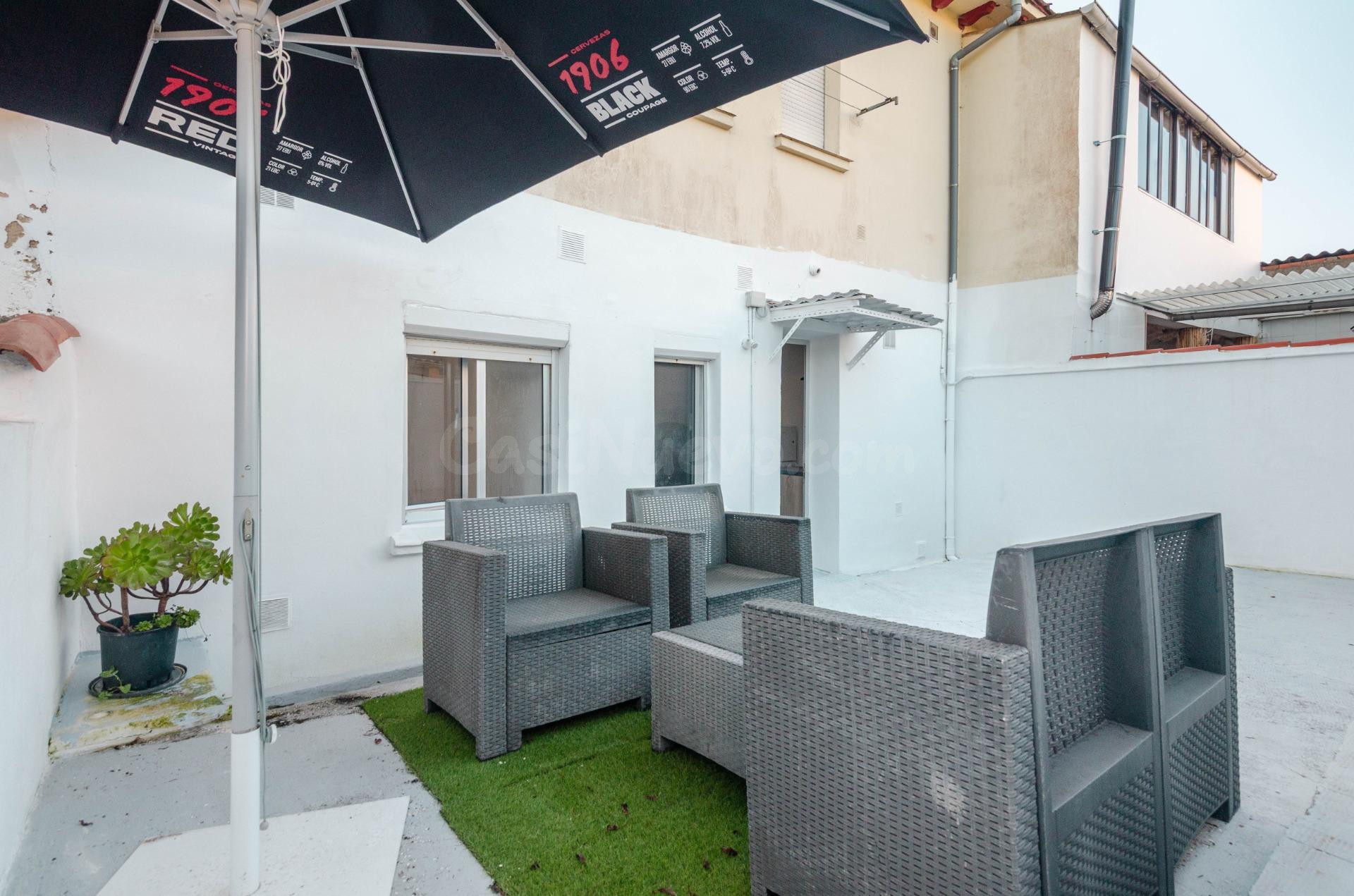 BAJO REFORMADO CON TERRAZA PRIVADA DE 30 M2 ORIENTADA AL SUR EN AVILÉS
