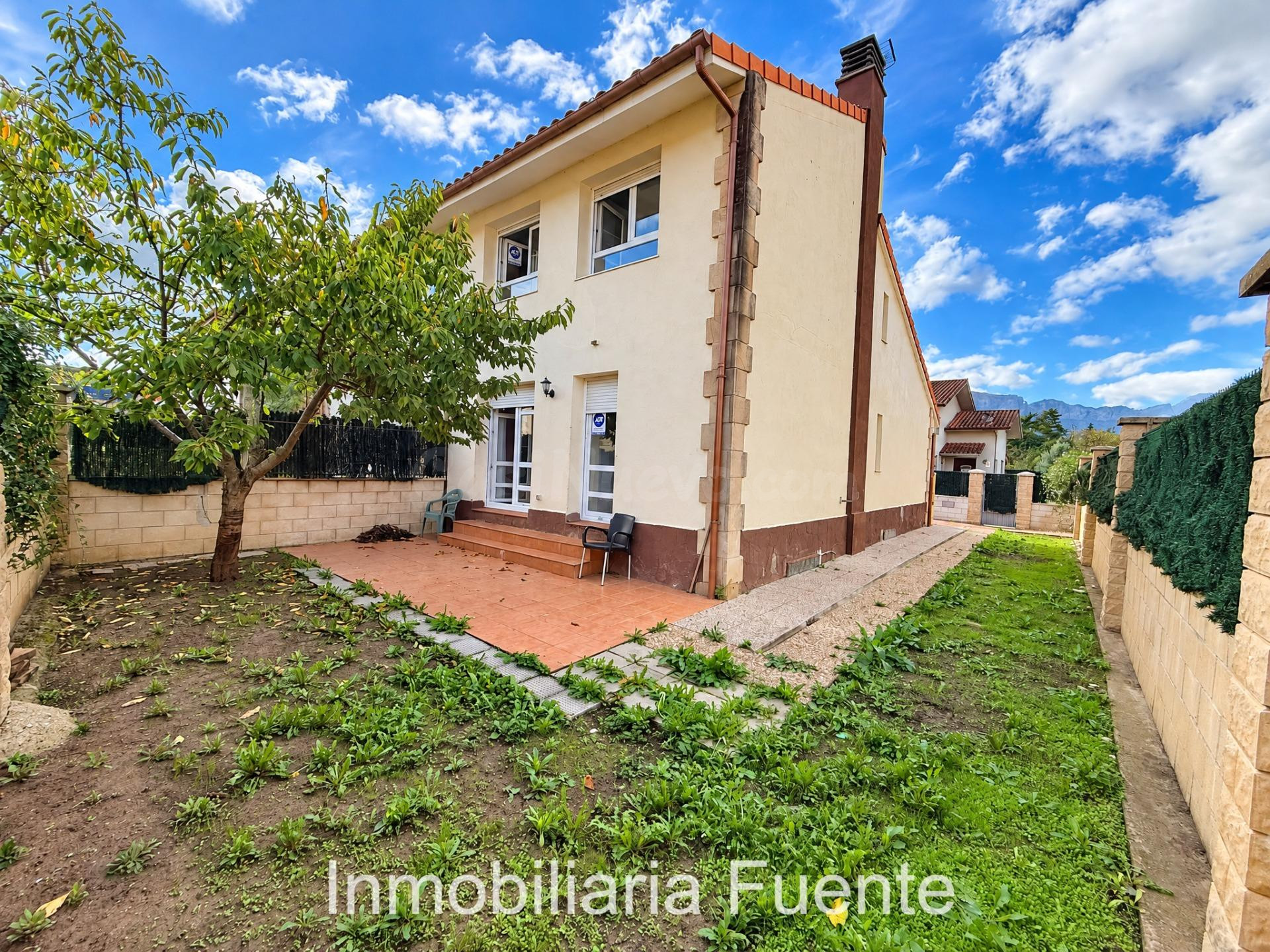 Adosado con jardin y terraza en Valle de Mena, Entrambasagua - foto 2