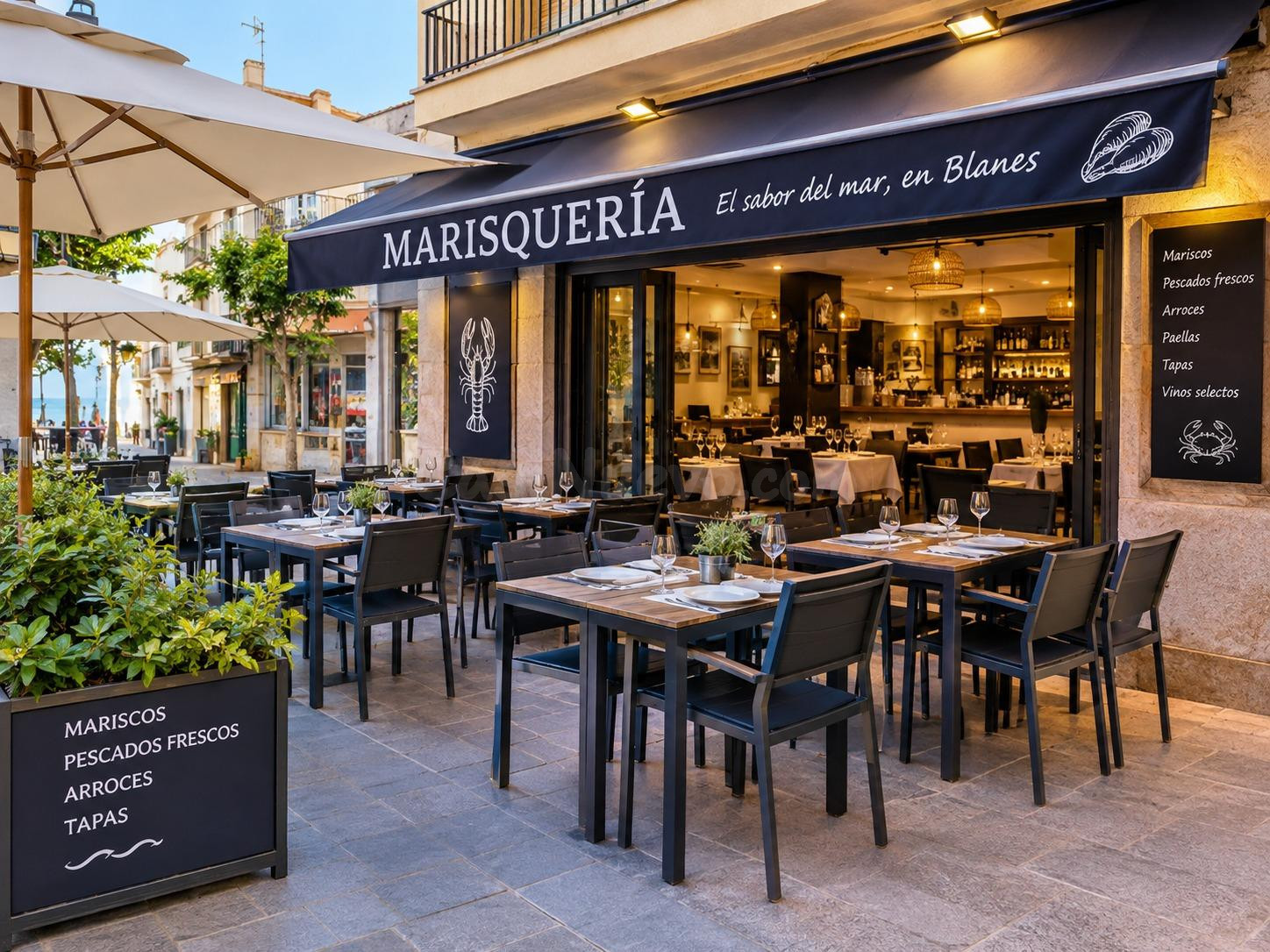 Se vende o traspasa restaurante en el centro de Blanes con terraza para 30 personas