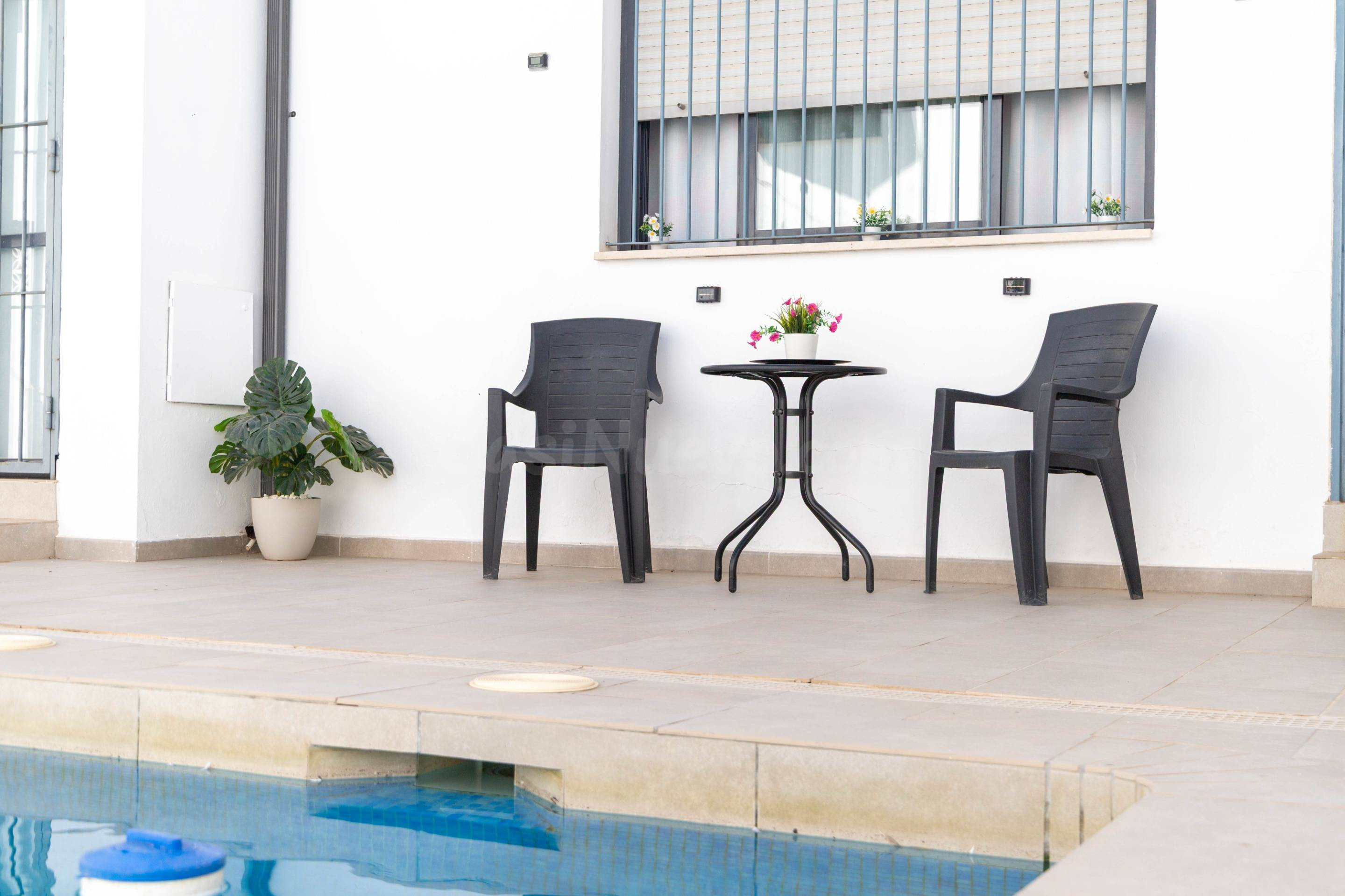 Chalet adosado con piscina - foto 4