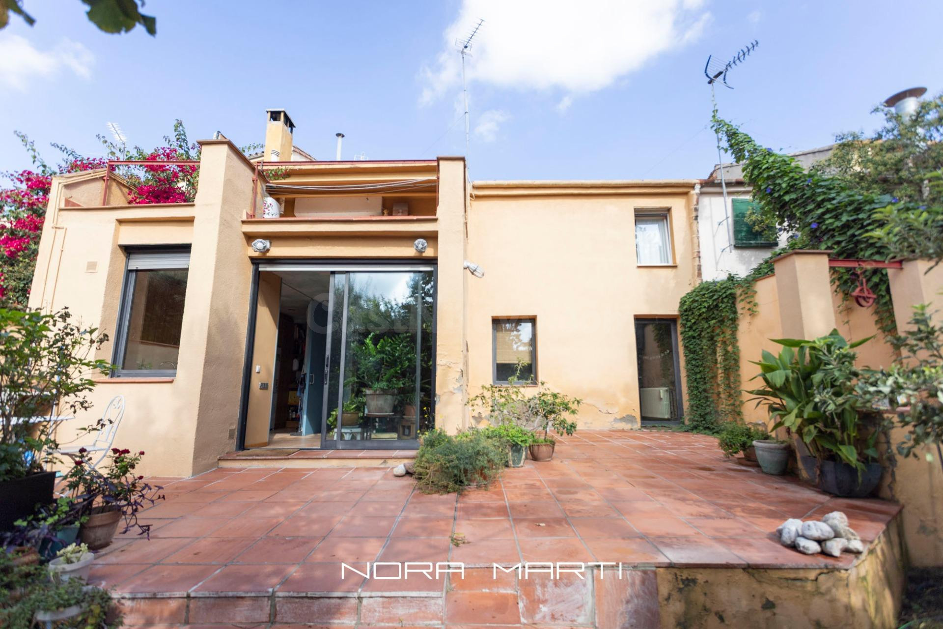 CASA (DOBLE CASAL) EN EL CENTRO DE TERRASSA