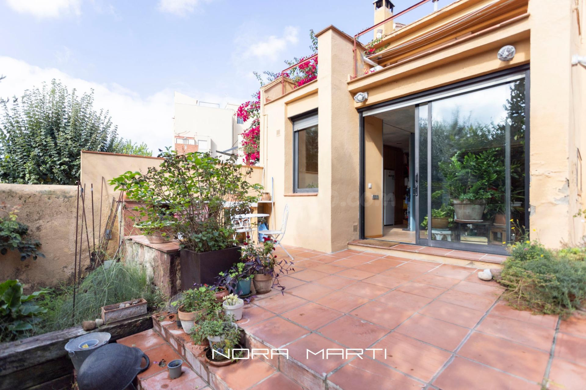 CASA (DOBLE CASAL) EN EL CENTRO DE TERRASSA - foto 2