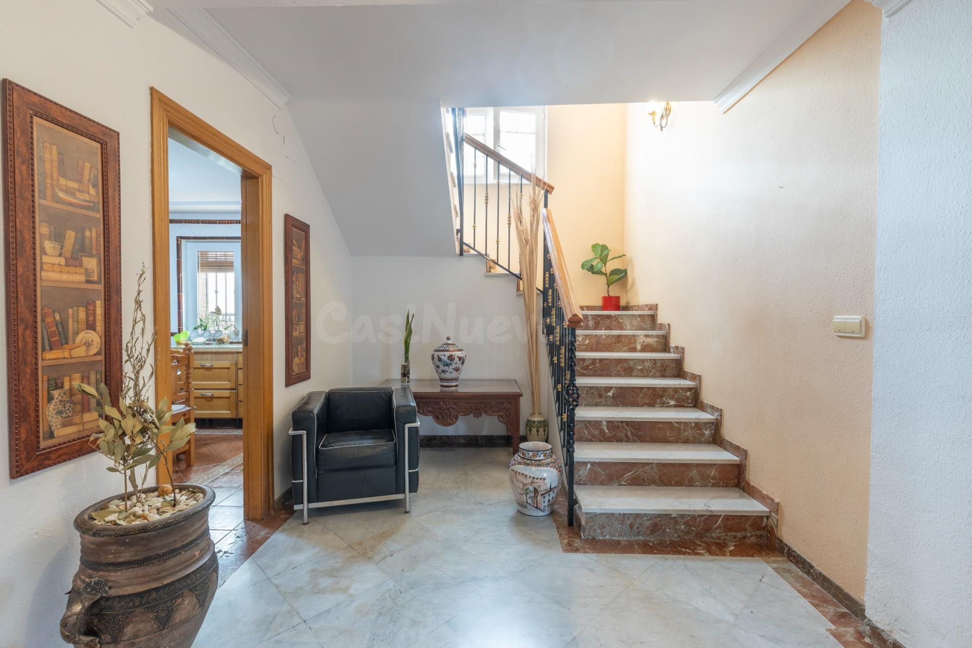Casa en esquina en venta en Las Gabias