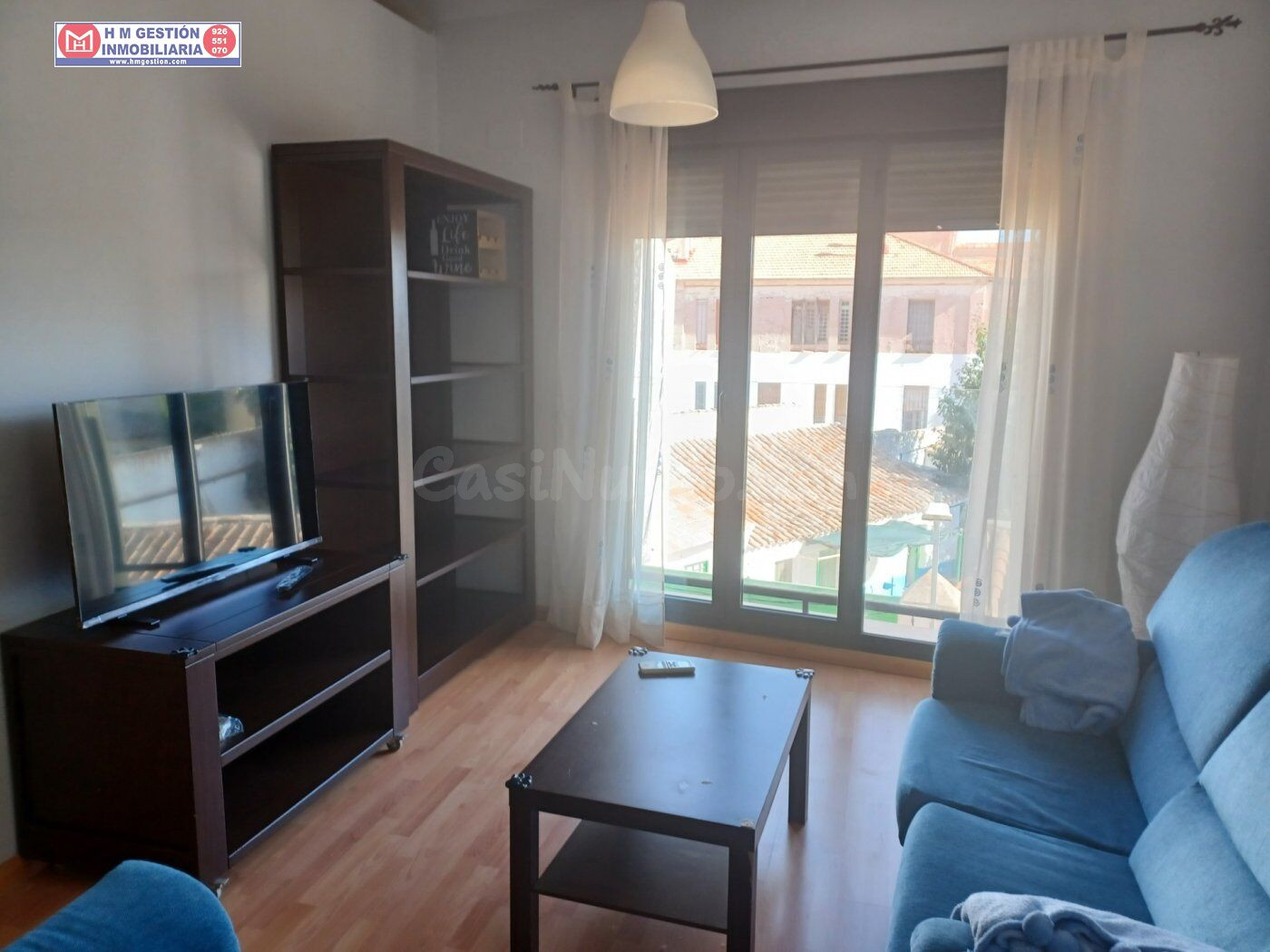 Apartamento amueblado de un dormitorio con calefacción por gas, aire acondicionado en habitación y salón, PLAZA DE GARAJE y trastero. Ubicado junto a Plaza del Arenal.