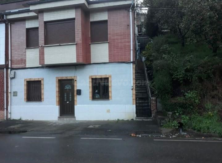 Planta baja en venta en Aller, Asturias. Lista para entrar a