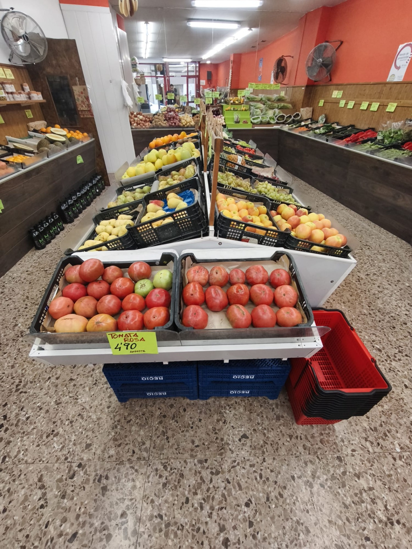 LOCAL COMERCIAL, ACTUALMENTE FRUTERÍA - foto 2