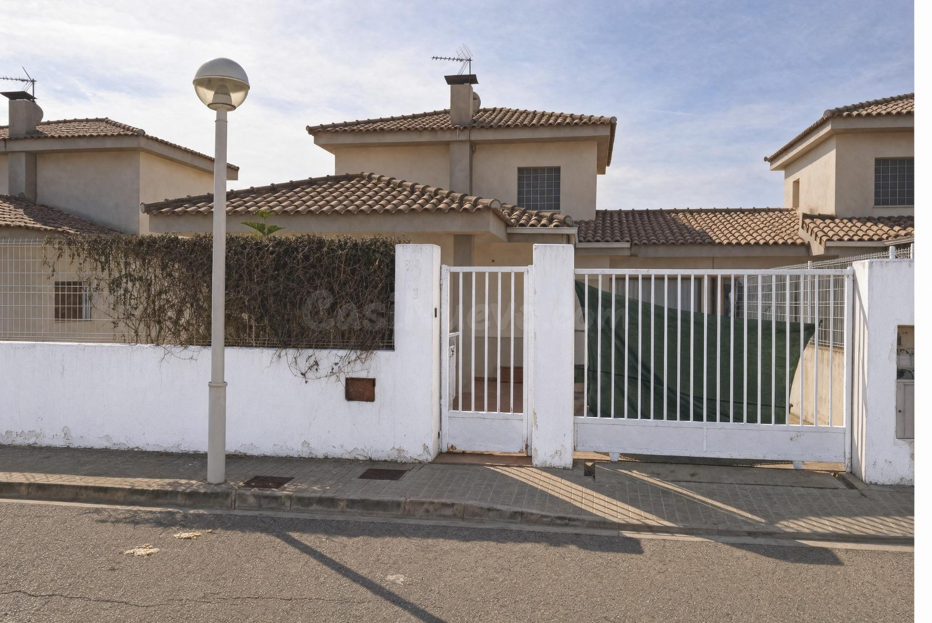 CASA EN VENTA MONSTSERRAT (VALENCIA)