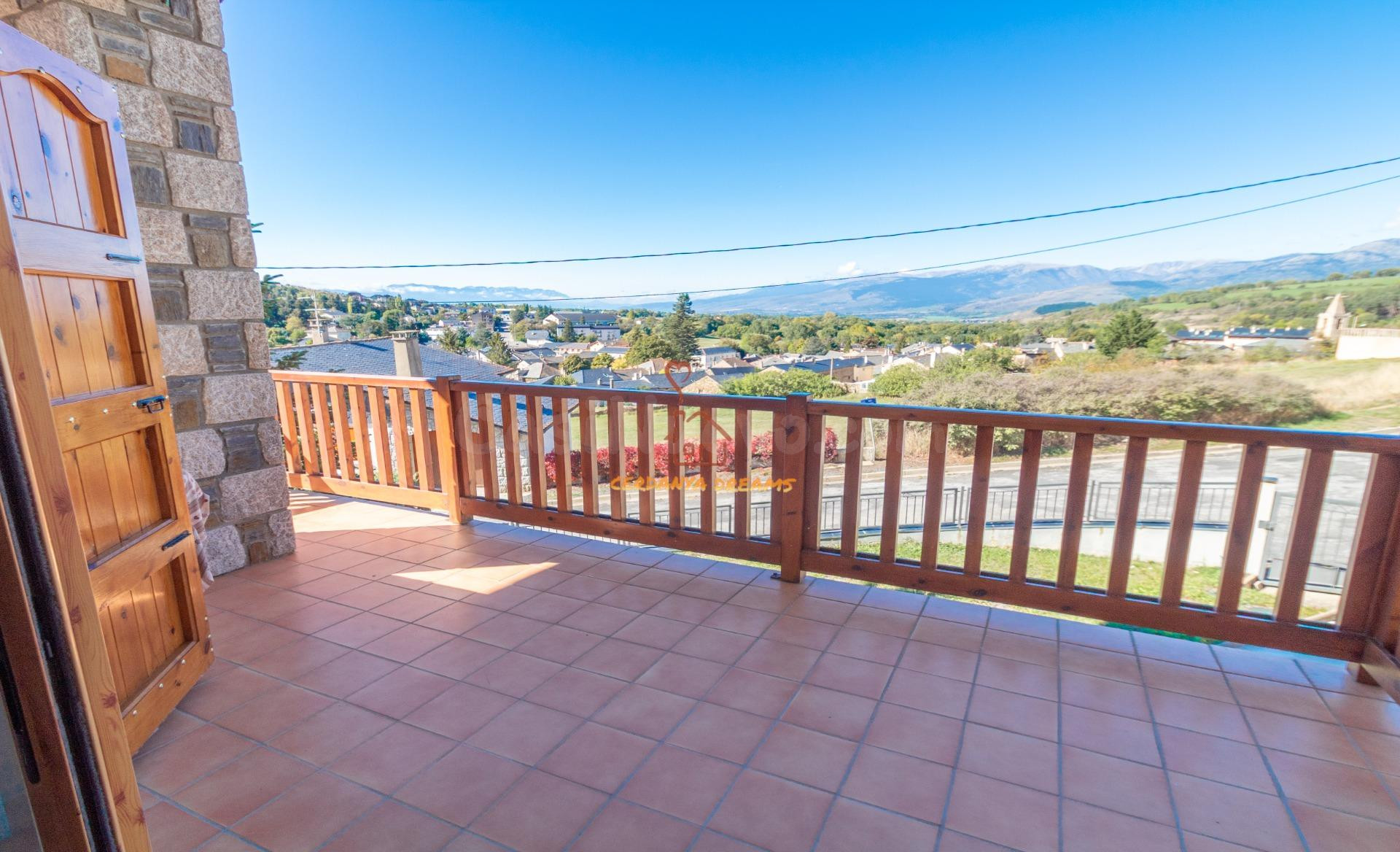 Impresionante Chalet con vistas panorámicas - foto 4