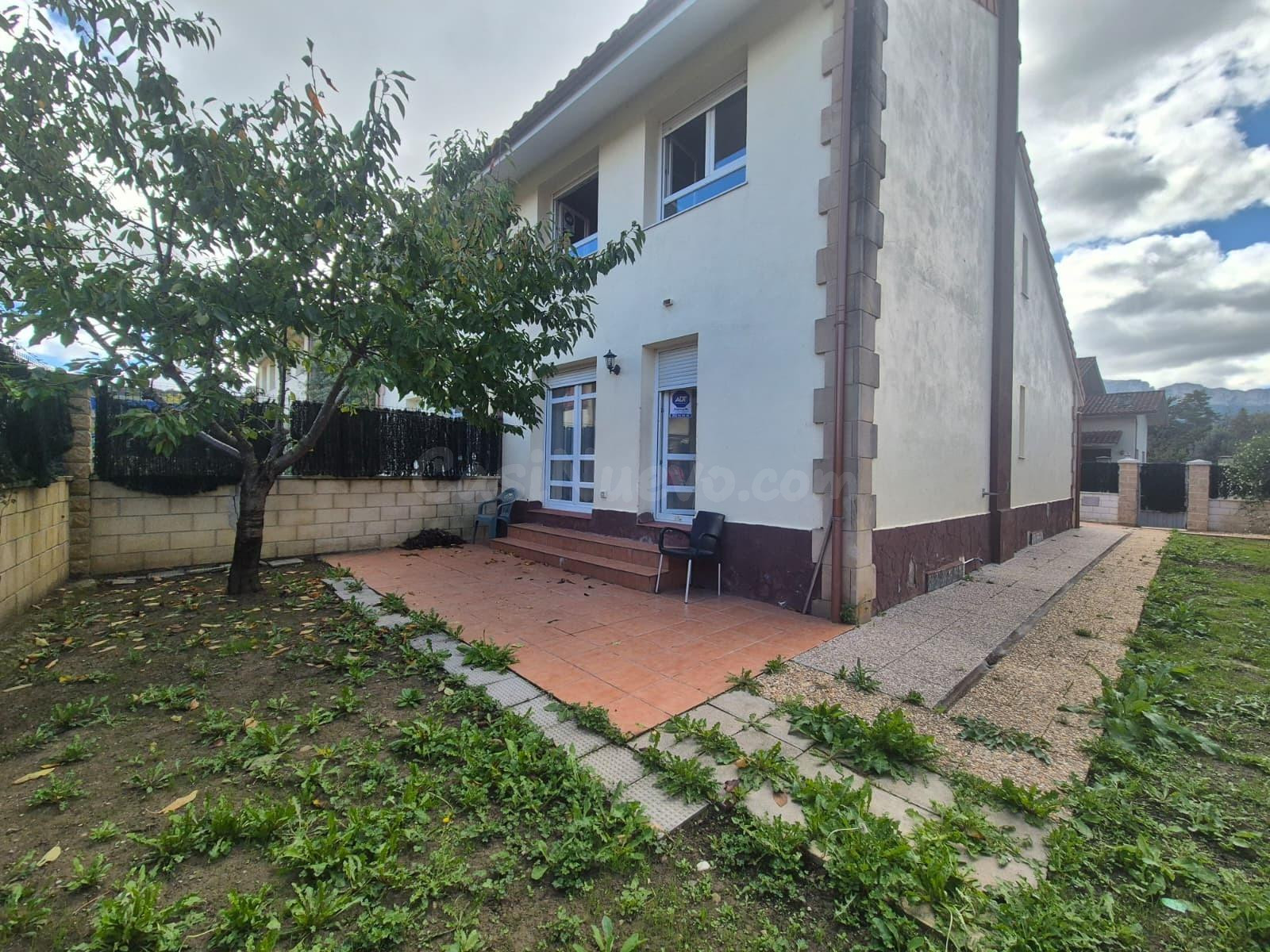¡Impresionante Adosado en Valle de Mena por solo €240.000!
