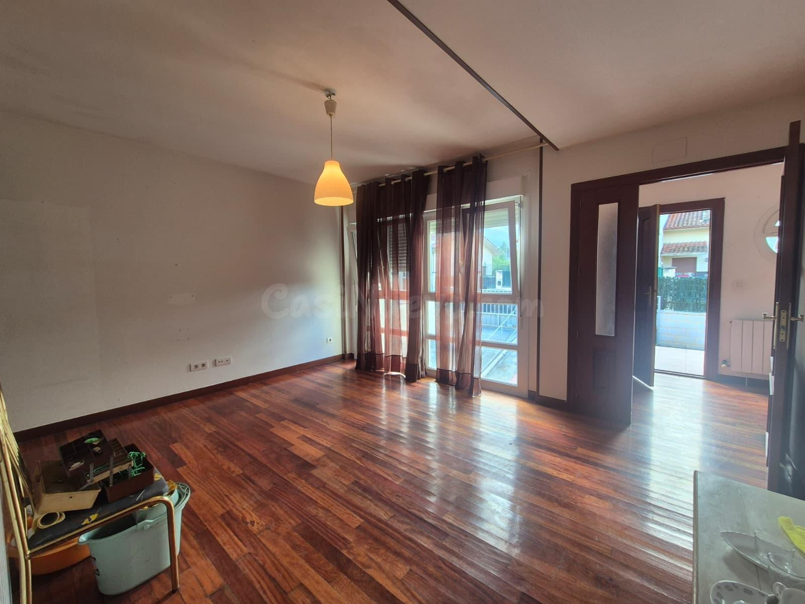 ¡Impresionante Adosado en Valle de Mena por solo €240.000! - foto 2