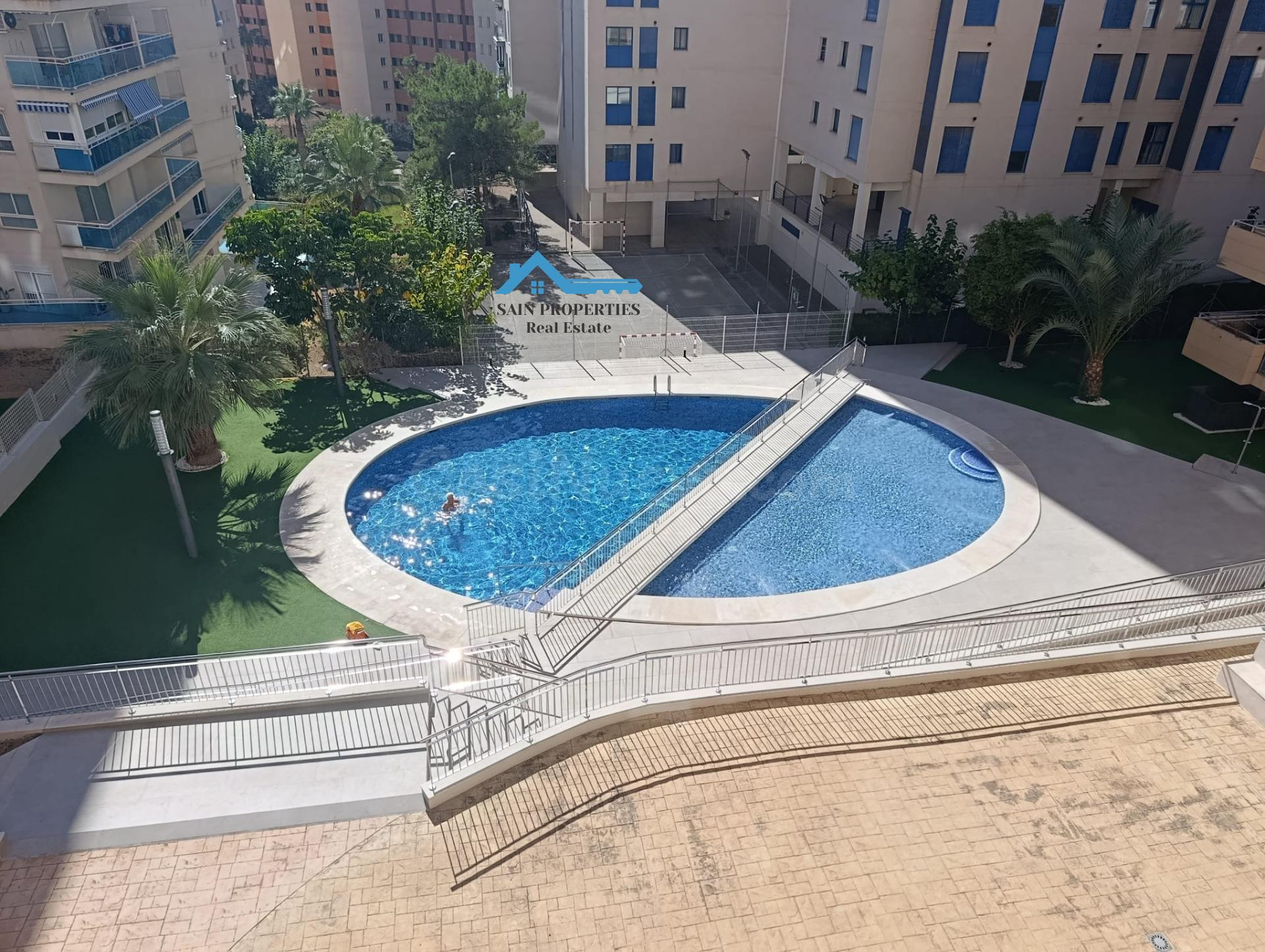 Luminoso piso esquinero con dos terrazas, garaje y trastero en La Cala de Villajoyosa