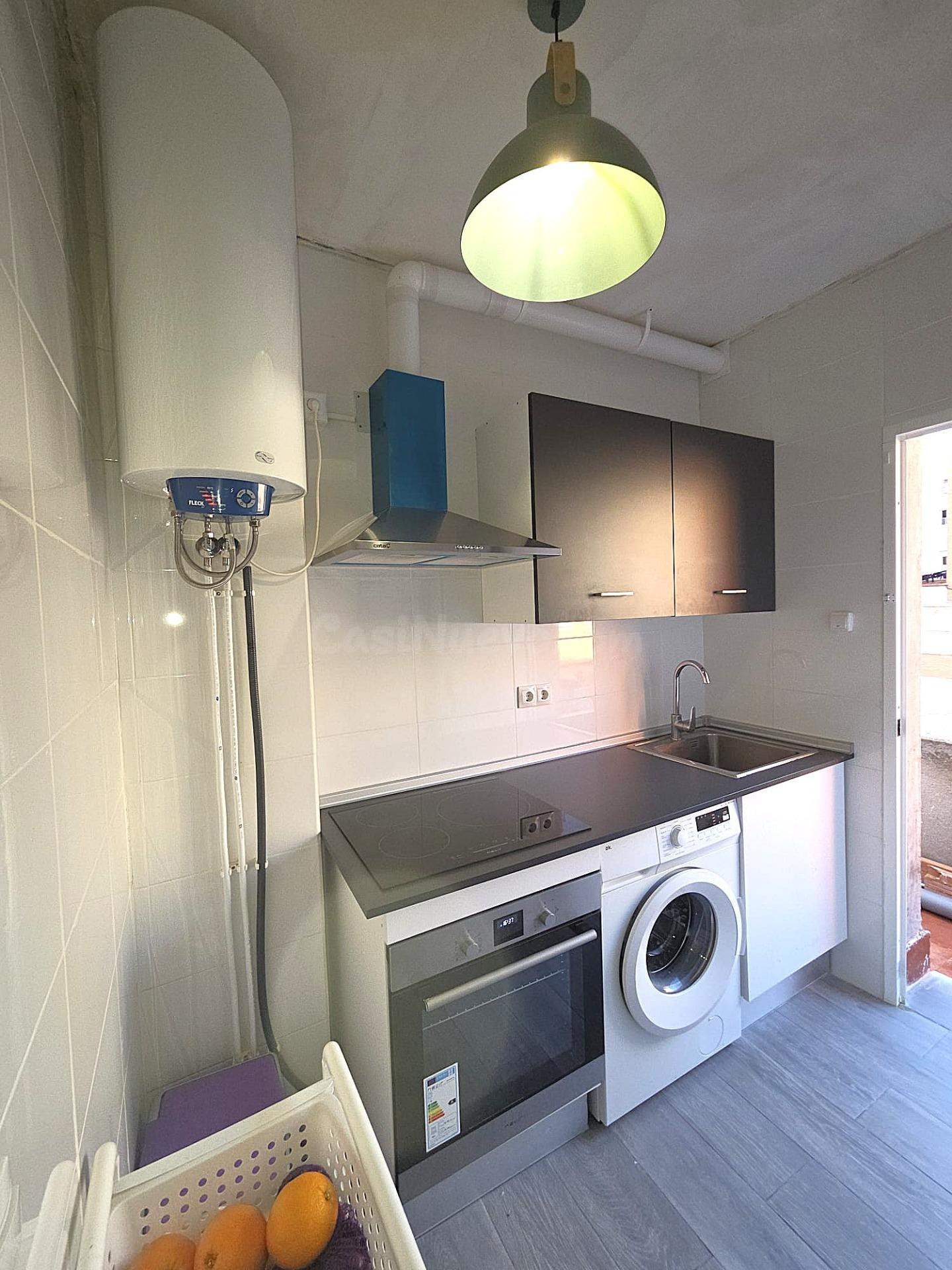 210.000 € | Luminoso piso SUR semirreformado en Casco Antigu - foto 4