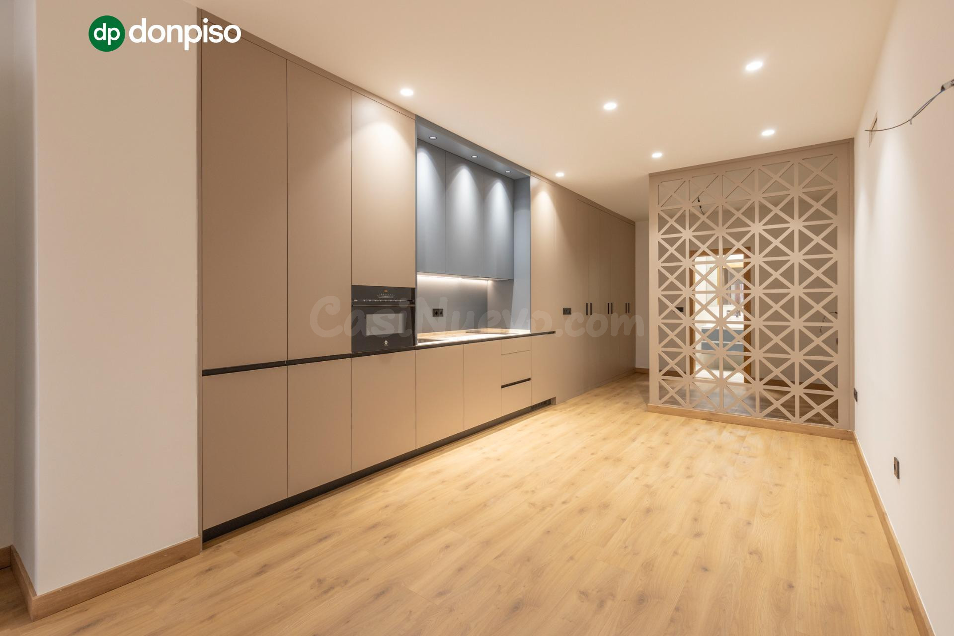 MODERNO ESTUDIO TIPO LOFT EN URBANIZACIÓN VILLA PINEDA - ZONA VILLAREJO