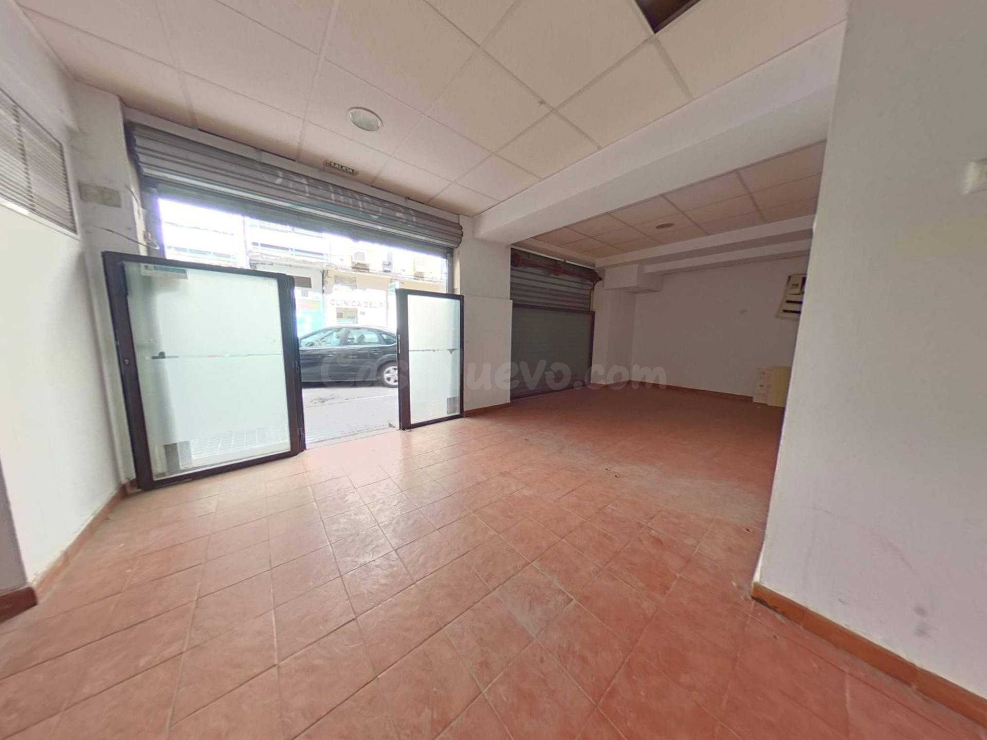 LOCAL DE 161 m2 CON GRANDES POSIBILIDADES EN SANTA ROSA