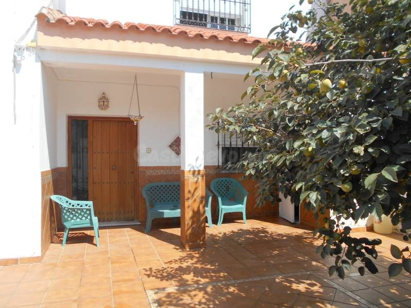¡Espacio para toda la familia en planta baja y con una gran terraza!
