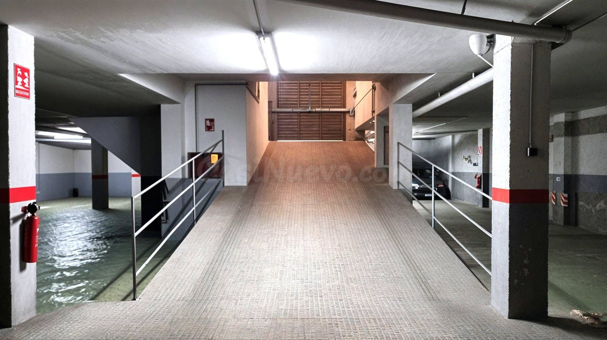 PLAZA DE APARCAMIENTO EN CALLE PARE GIL