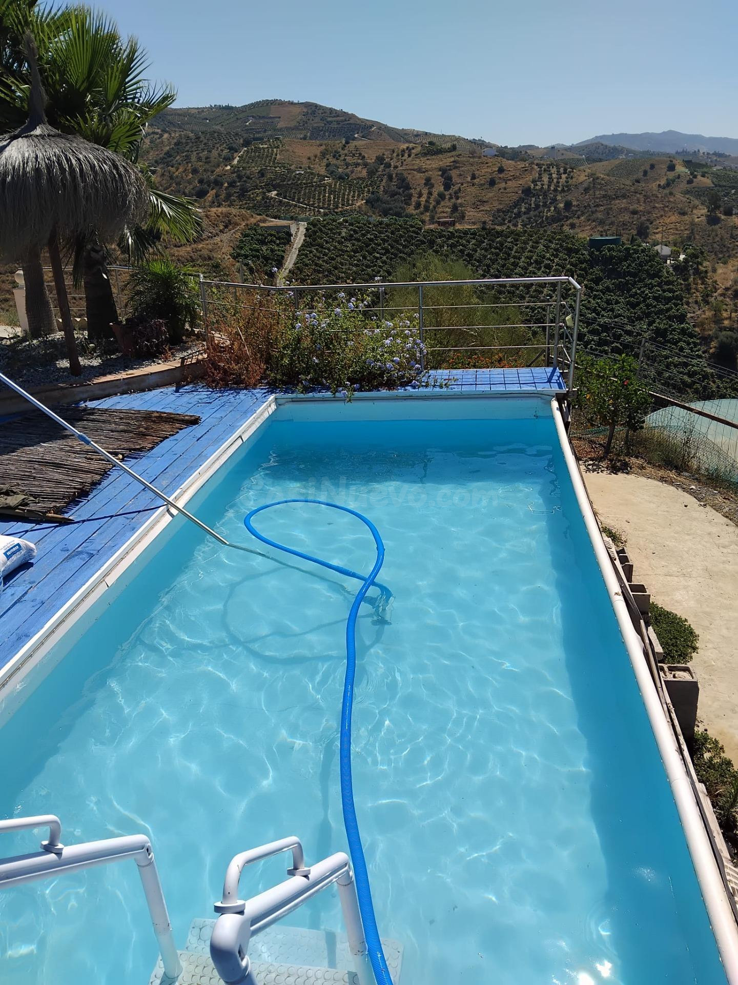Villa exclusiva con piscina y vistas en Vélez-Málaga por €41 - foto 2