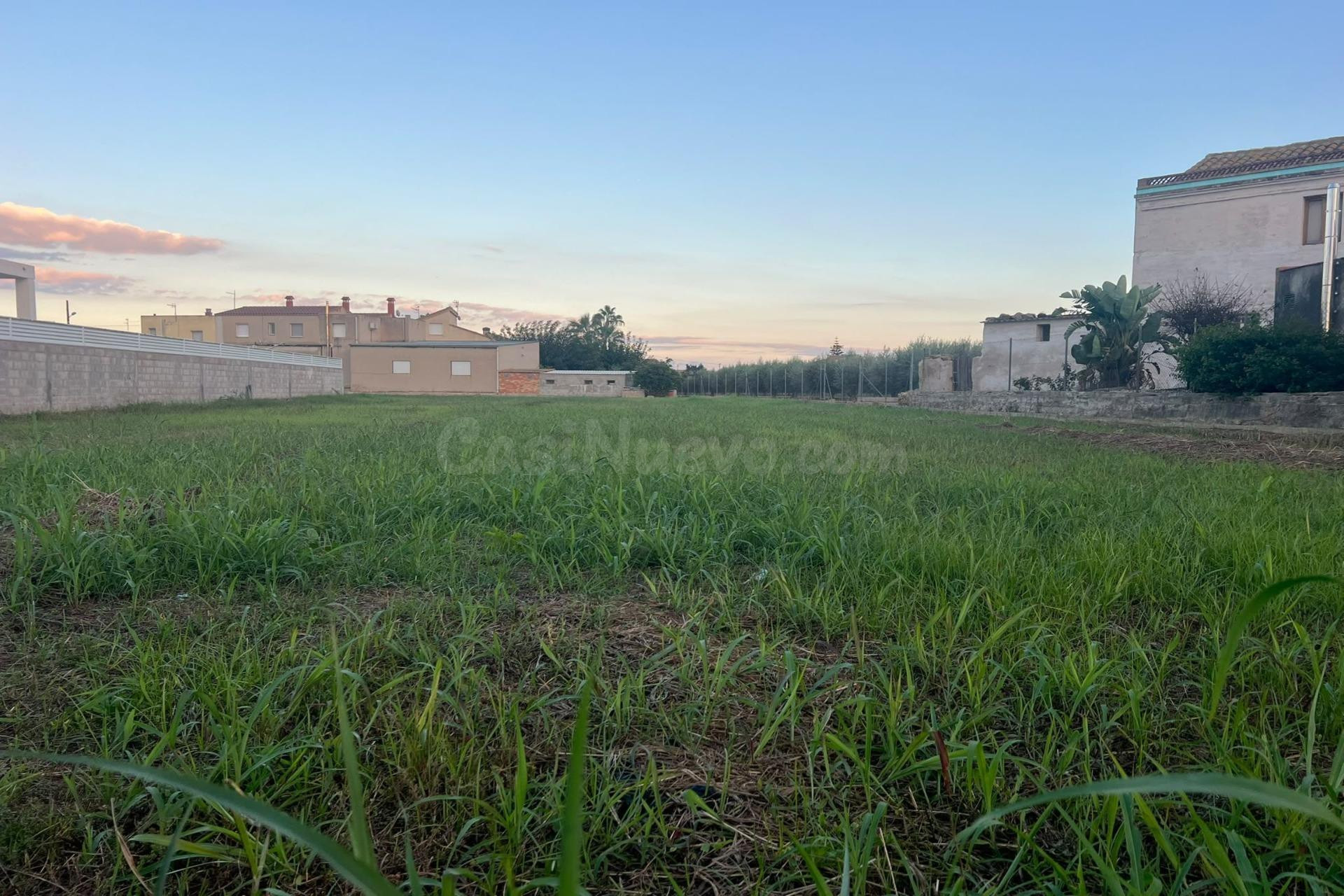 Parcela de terreno en zona tranquila para edificar, de superficie 2.491 metros