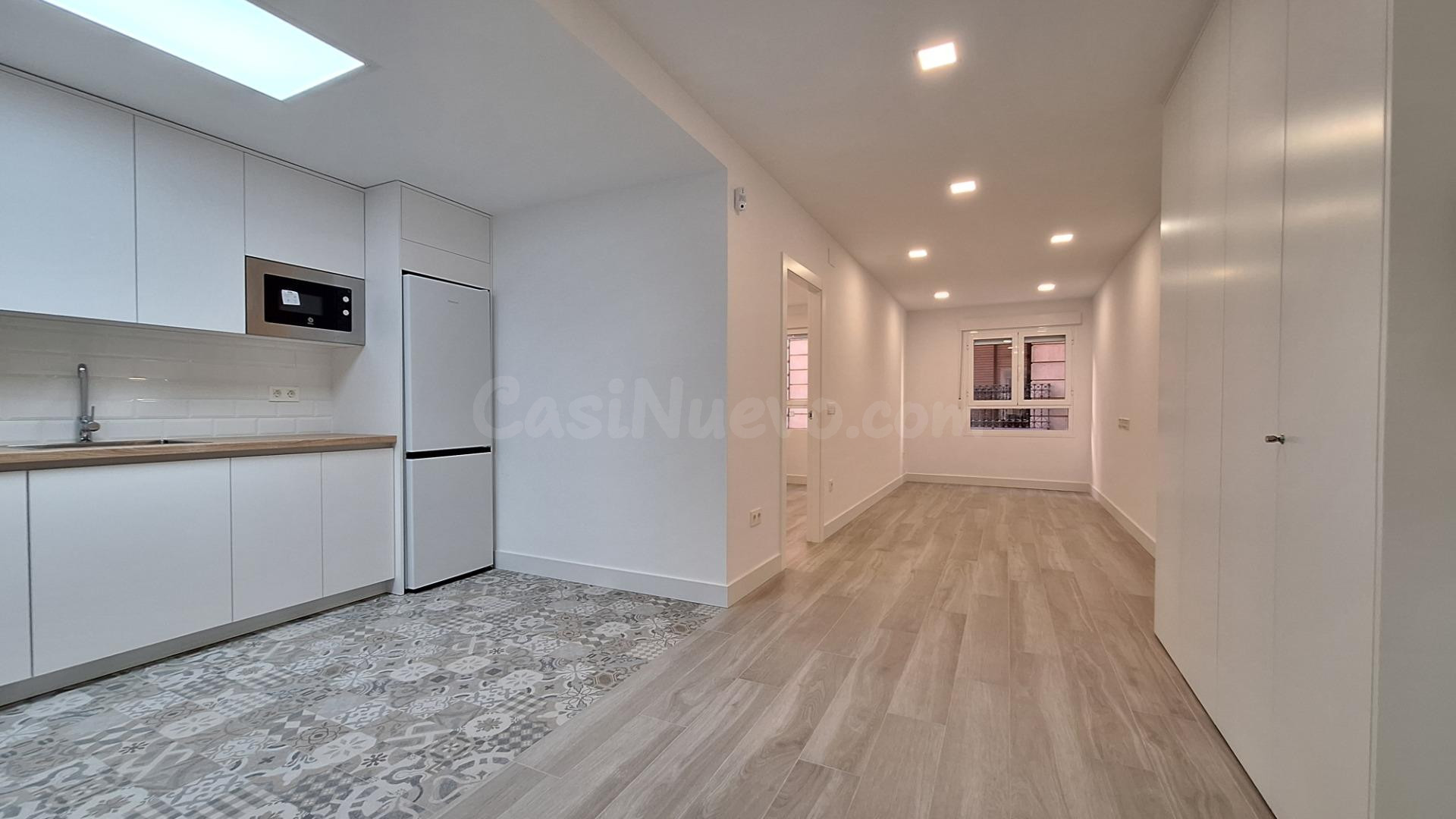 Apartamento SIN AMUEBLAR de un dormitorio y completamente reformado en la Plaza Cetina
