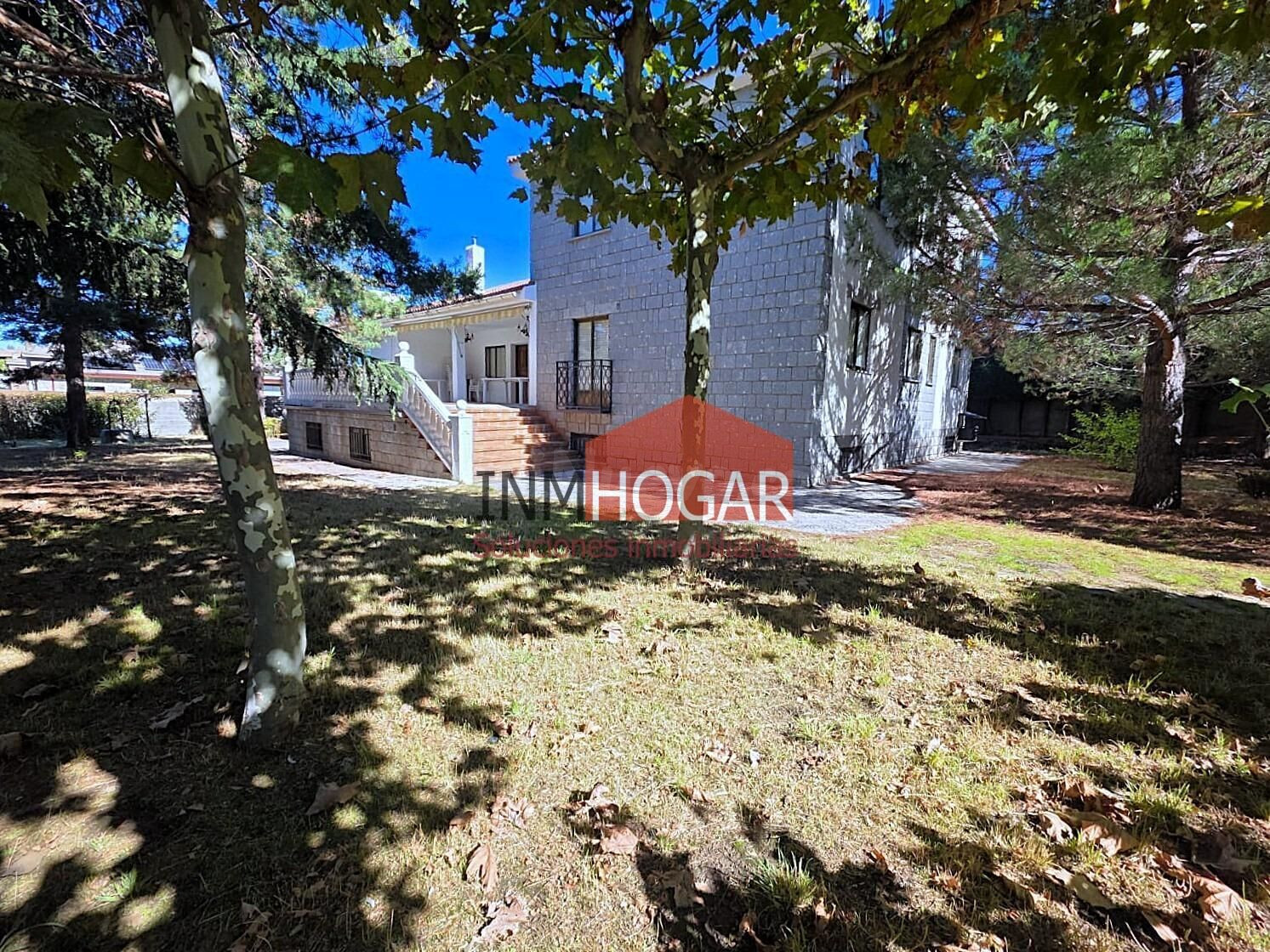 Exclusivo Chalet en Hervencias, Ávila - Un Oasis de Espacio  - foto 5
