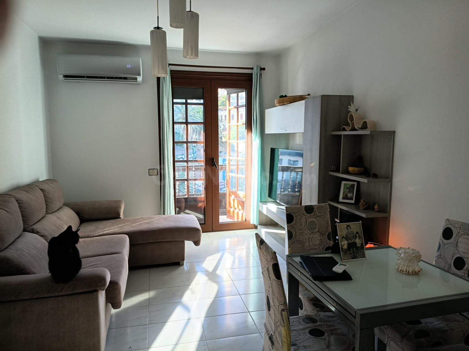 Alquiler de 2 dormitorios en muy buena zona - foto 2