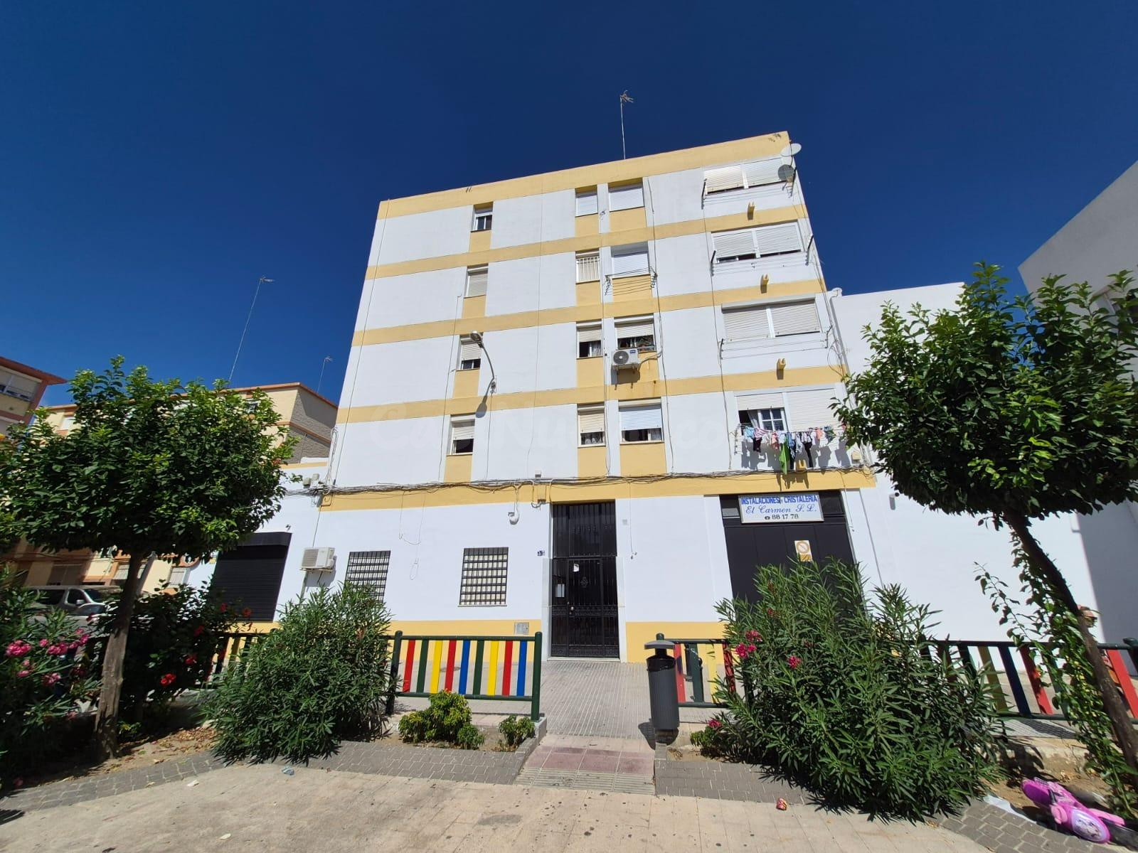 VIVIENDA CON GRAN POTENCIAL EN LA ZONA DE EL CARMEN
