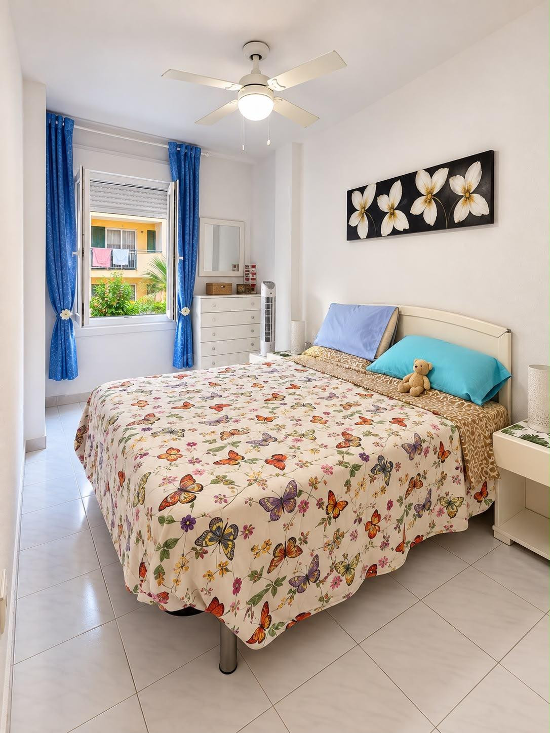 Apartamento de 2 dormitorios con terraza en Mar Azul, Torrevieja