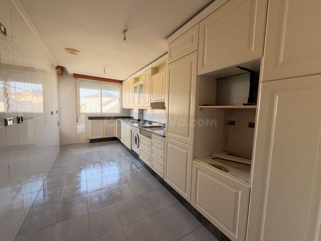 VENTA: Amplio Piso Bembibre Centro - foto 5