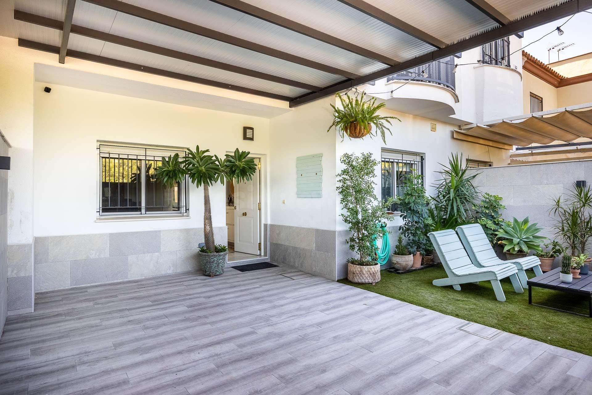 Vivienda adosada reformada, amplia y lista para entrar a vivir